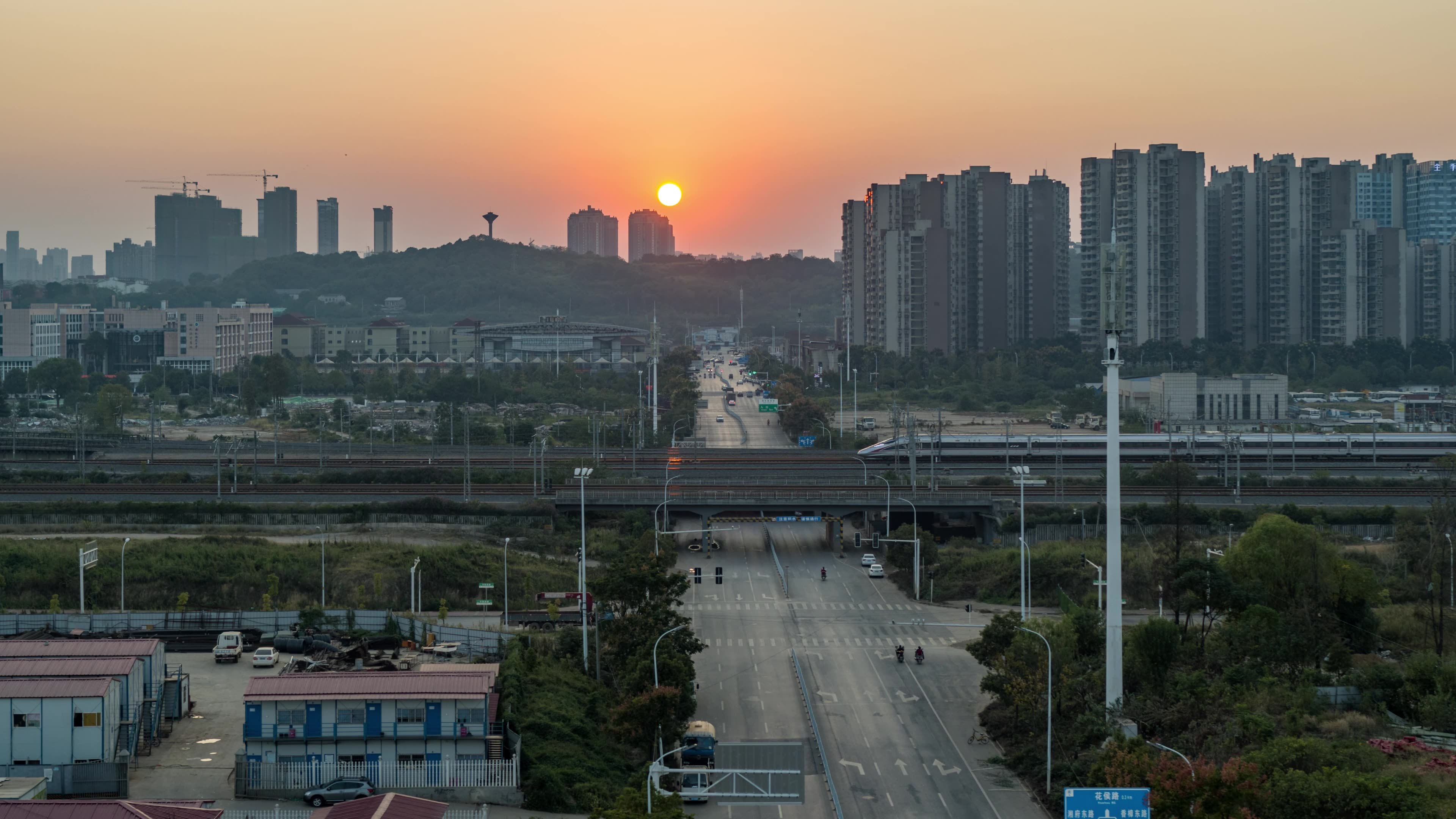 高速铁路京广线长沙高铁站视频素材画面4
