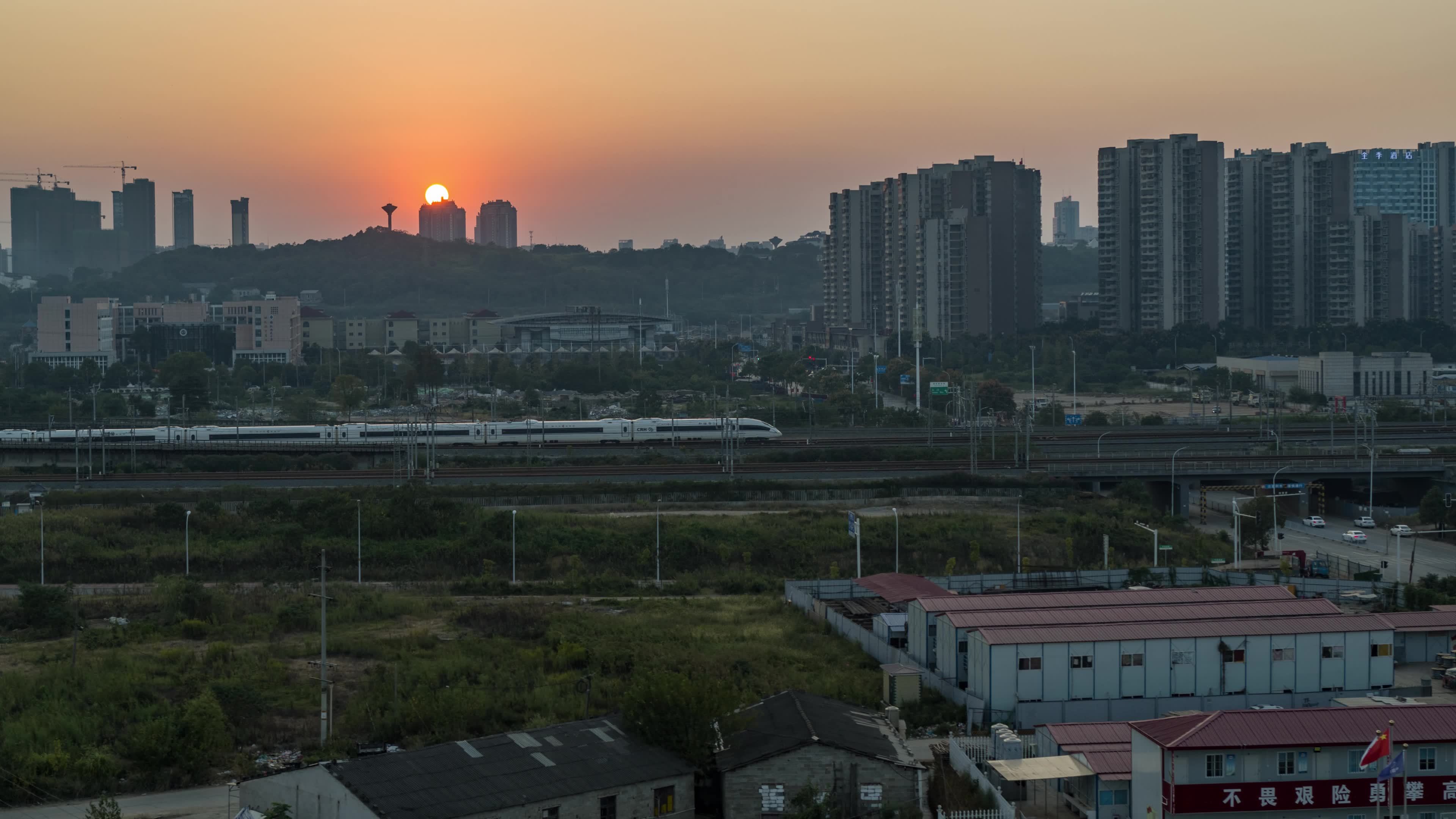 高速铁路京广线长沙高铁站视频素材画面1