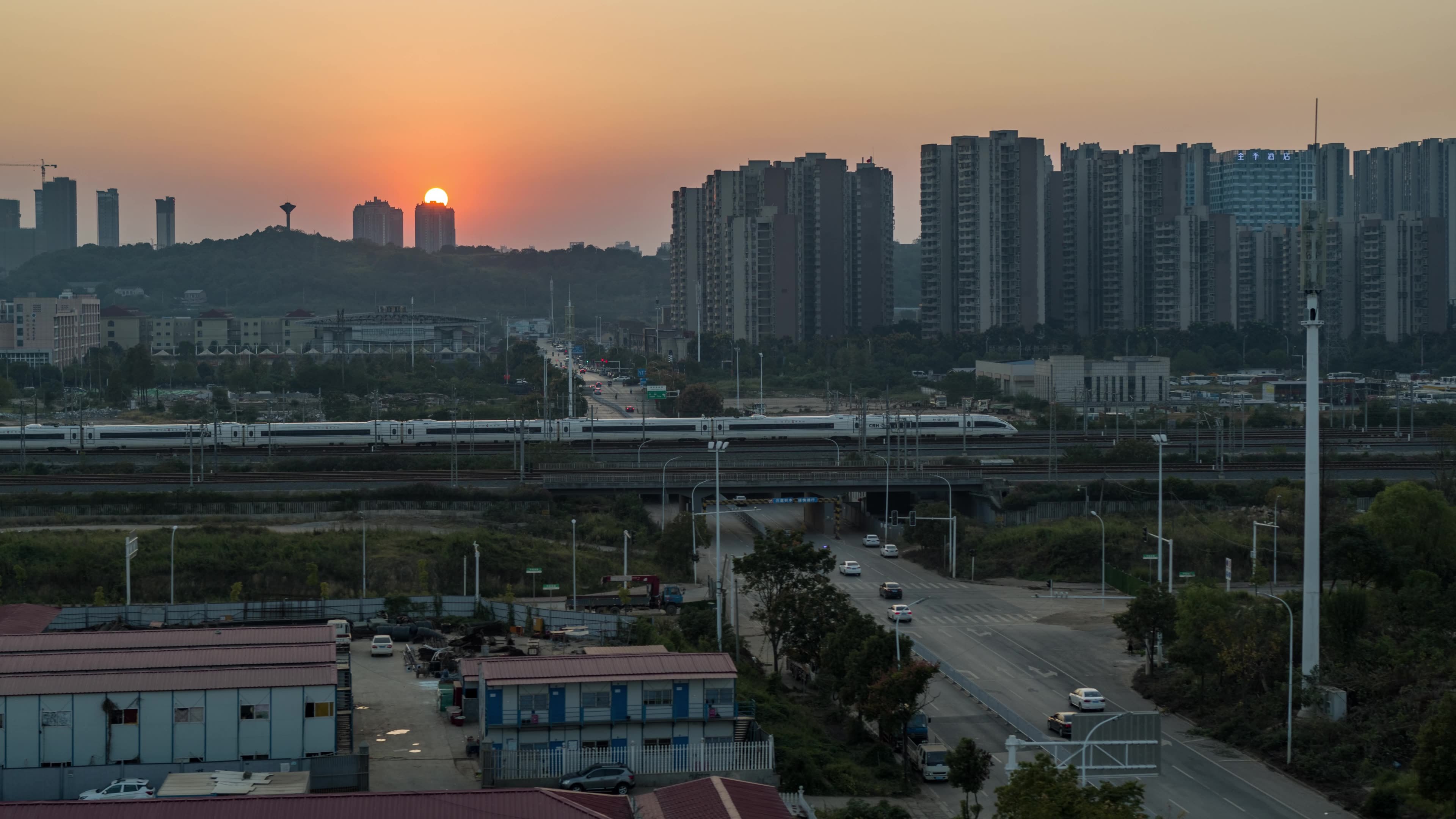 高速铁路京广线长沙高铁站视频素材画面2