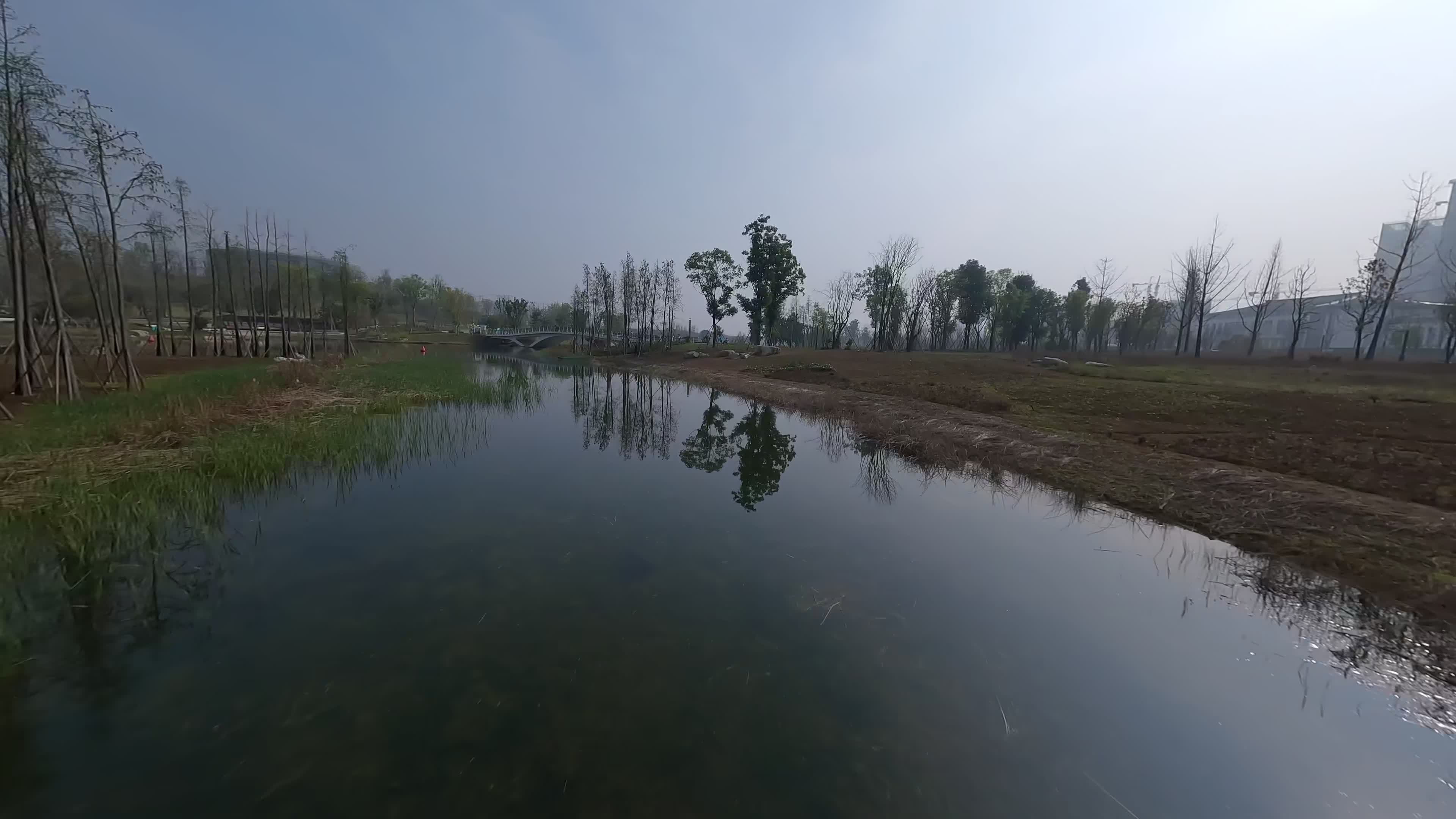 成都东安湖生态公园穿越机航拍视频素材画面1