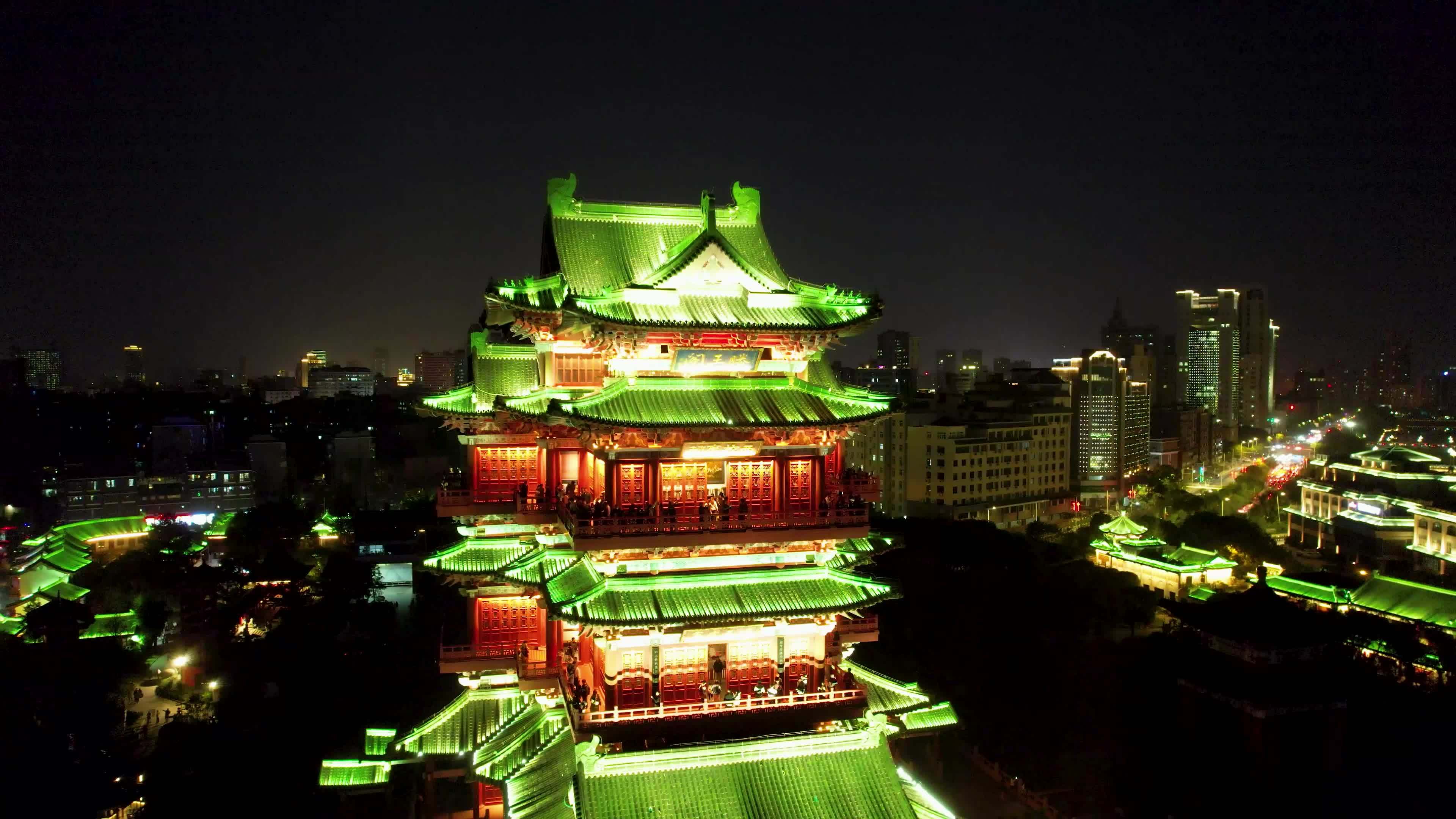 南昌滕王阁城市夜景名胜古迹赣江风光航拍视频素材画面1