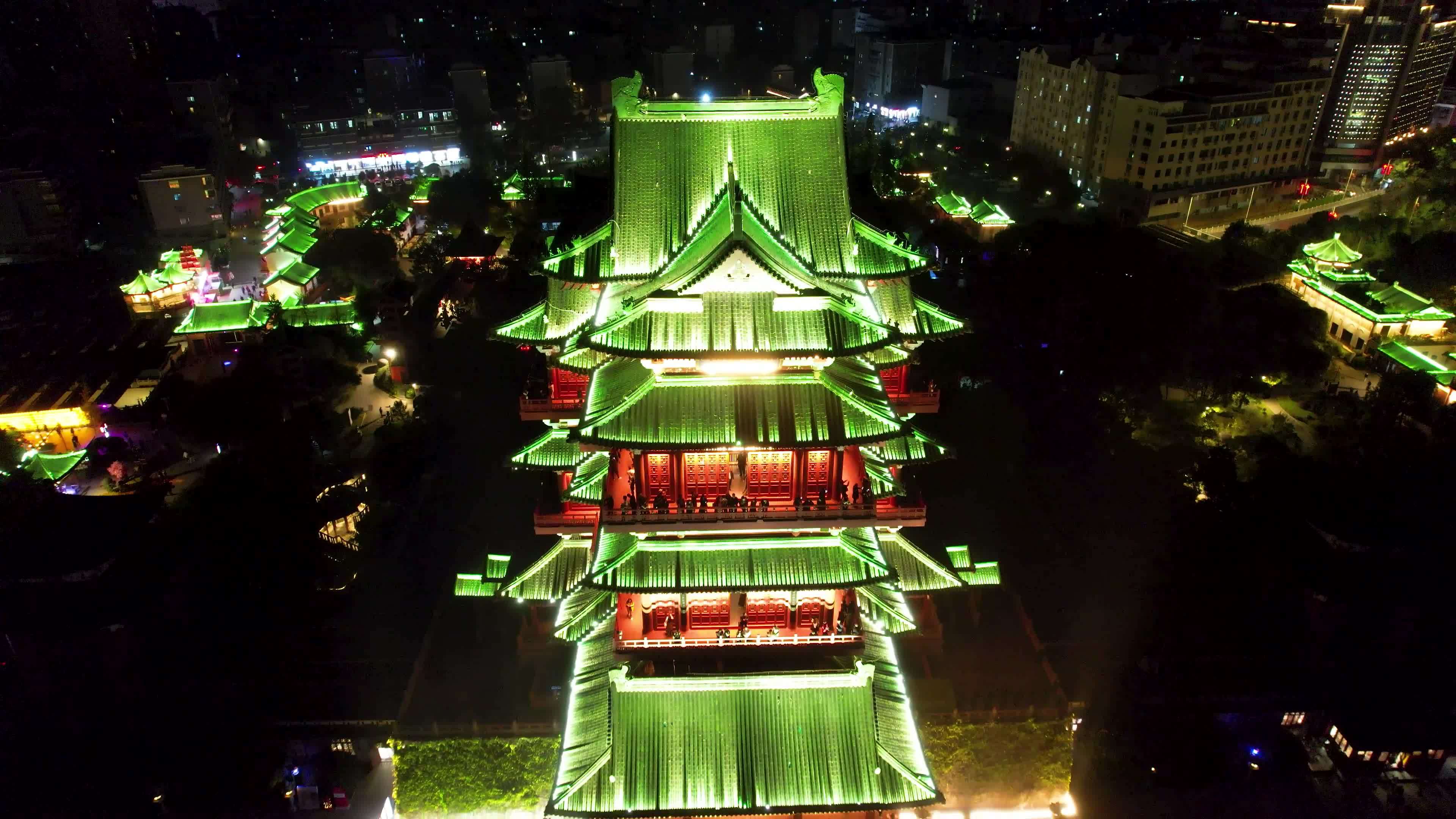 南昌滕王阁城市夜景名胜古迹赣江风光航拍视频素材画面4