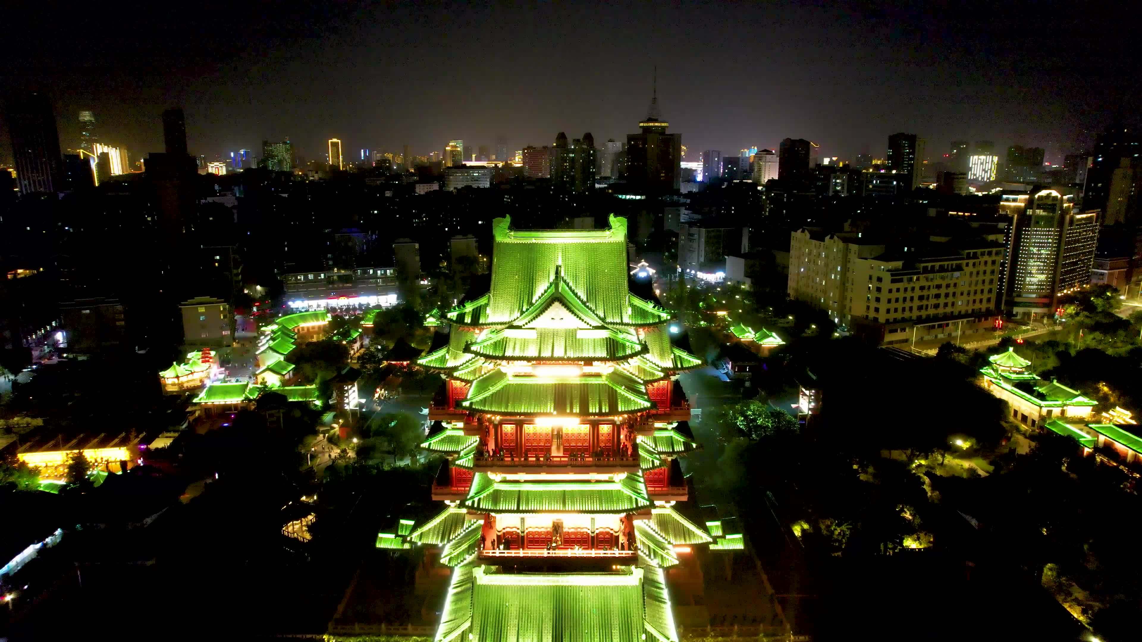 南昌滕王阁城市夜景名胜古迹赣江风光航拍视频素材画面1