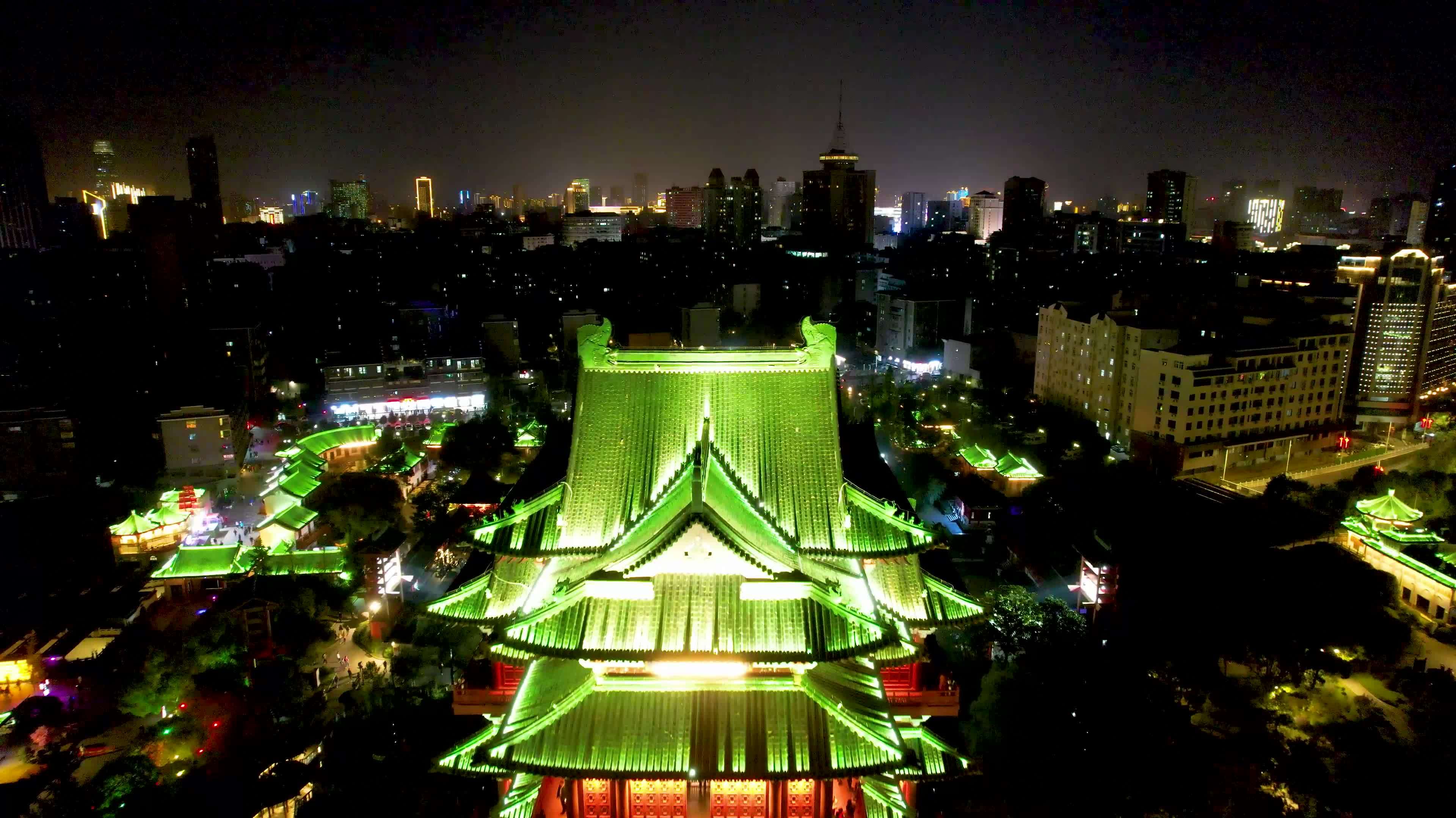 南昌滕王阁城市夜景名胜古迹赣江风光航拍视频素材画面3