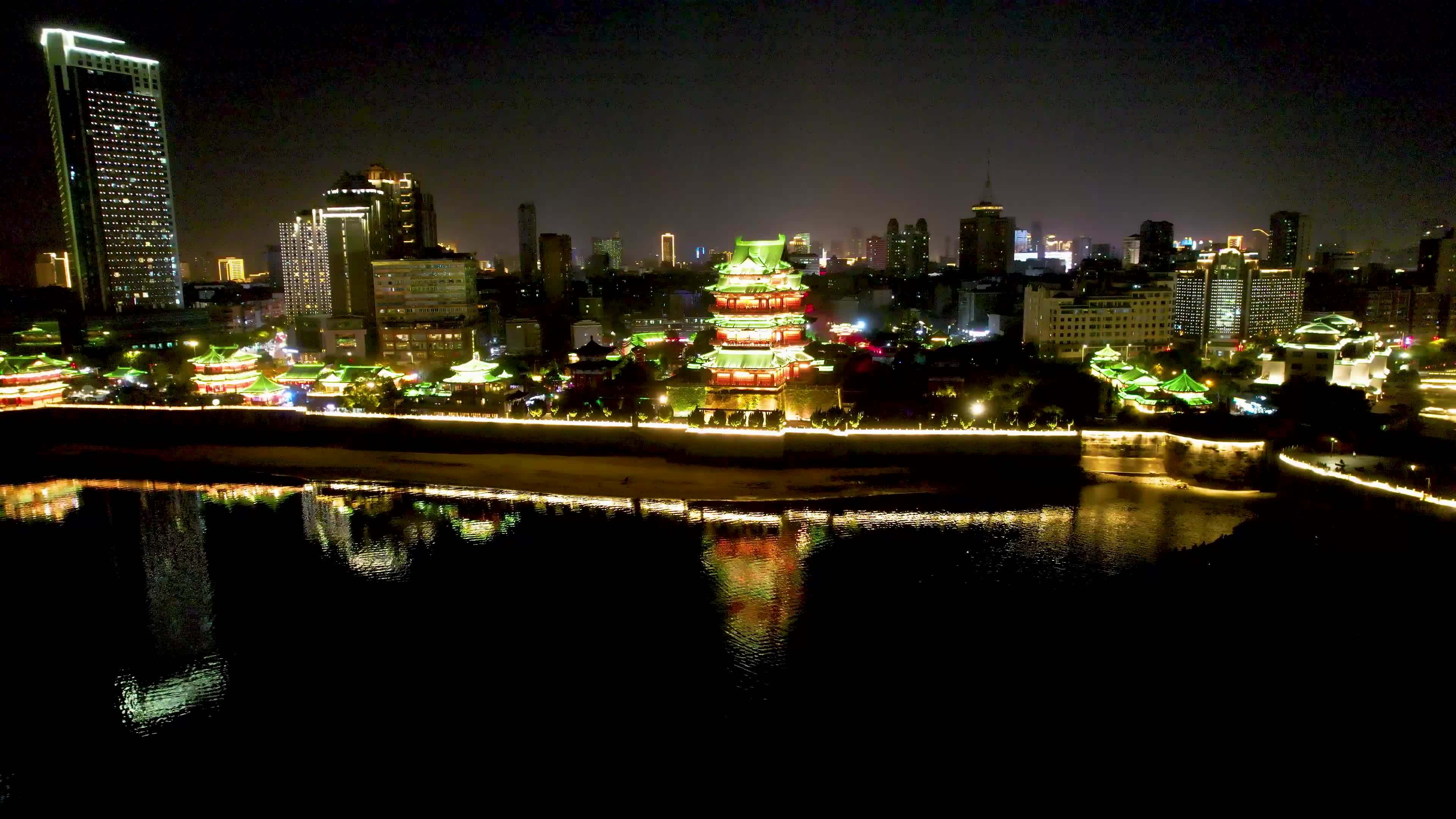 南昌滕王阁城市夜景名胜古迹赣江风光航拍视频素材画面1