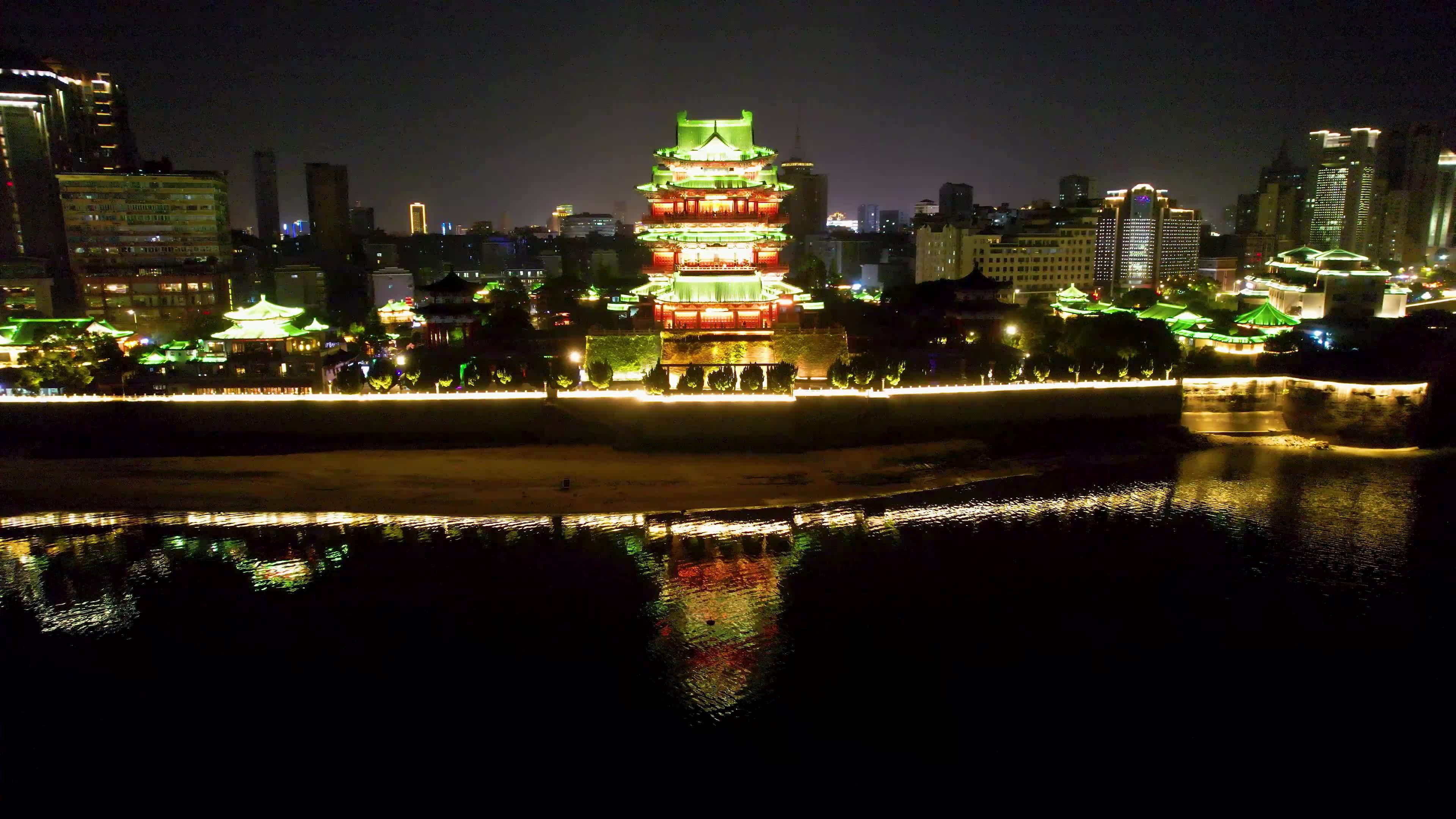 南昌滕王阁城市夜景名胜古迹赣江风光航拍视频素材画面3