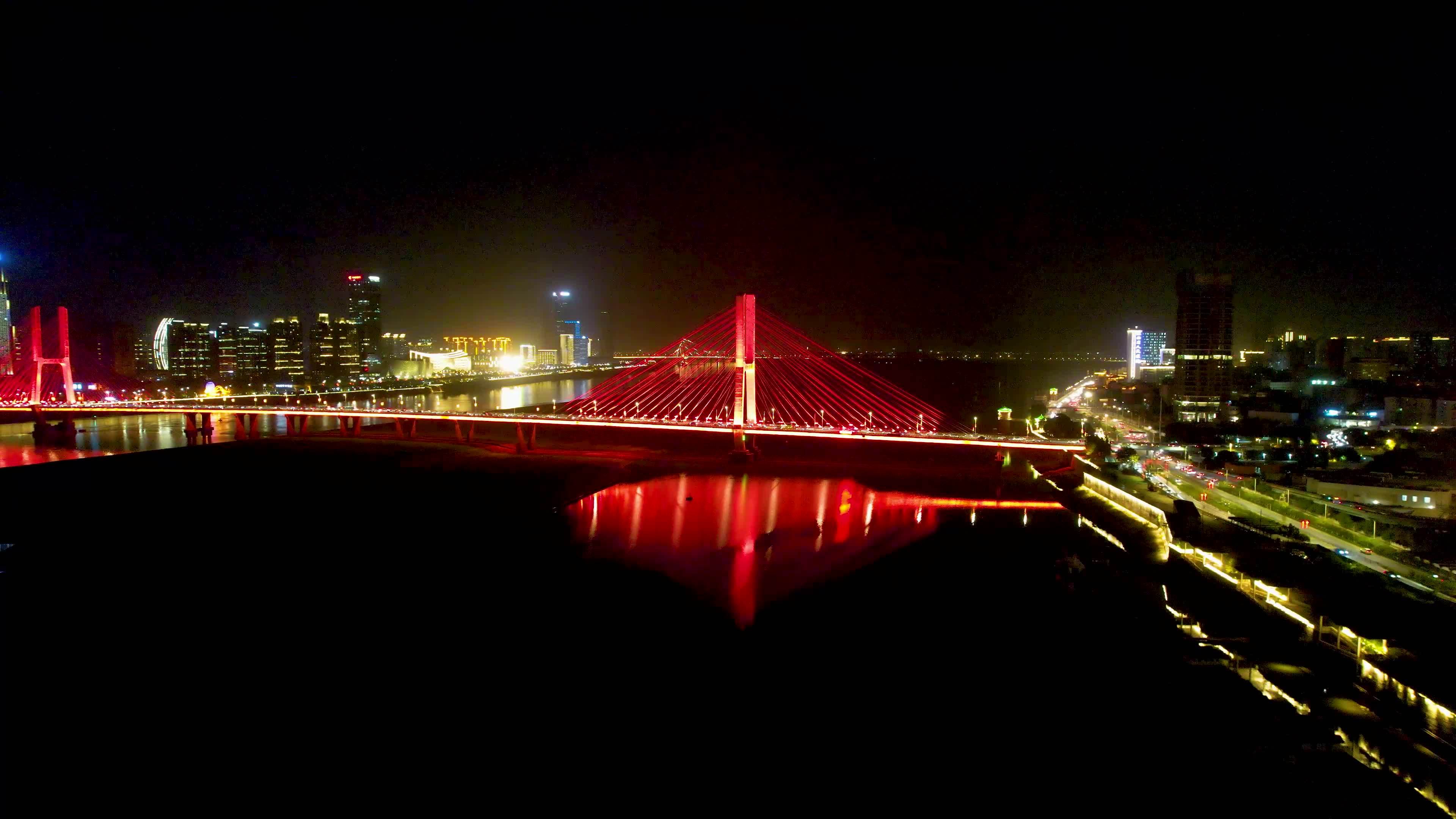 南昌滕王阁城市夜景名胜古迹赣江风光航拍视频素材画面1