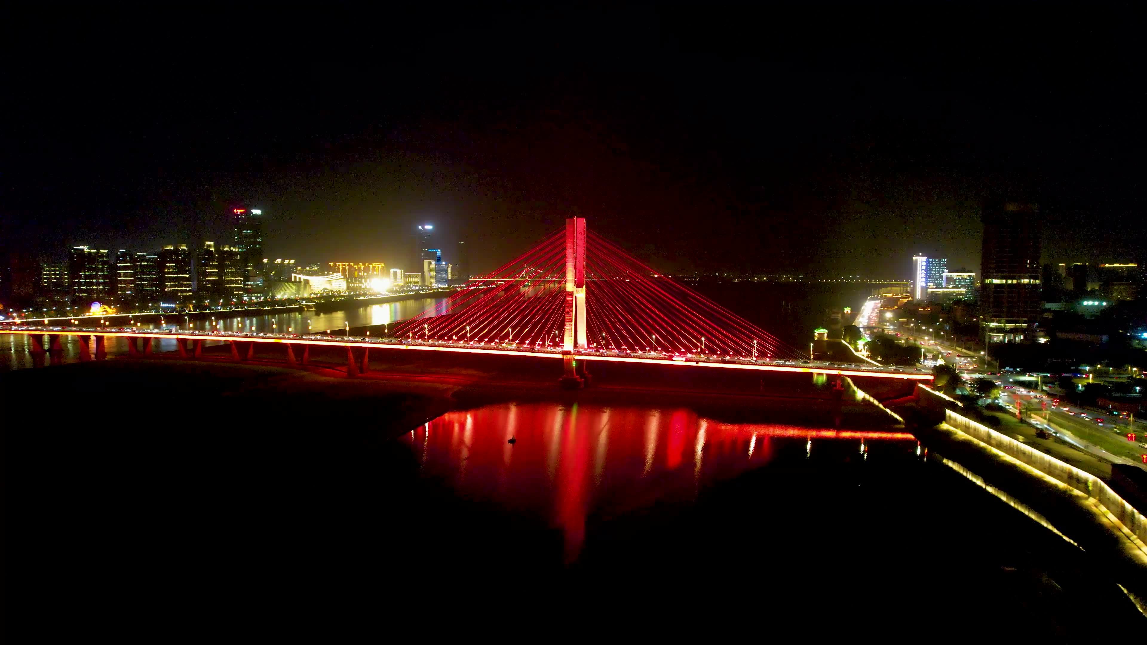 南昌滕王阁城市夜景名胜古迹赣江风光航拍视频素材画面4