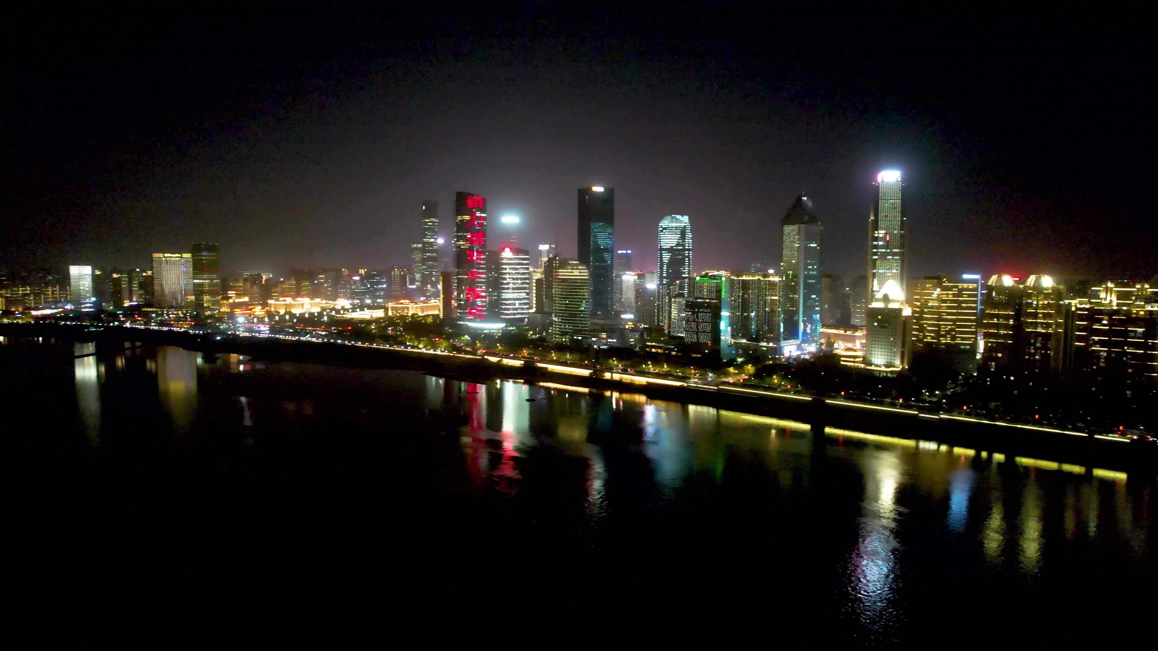 南昌滕王阁城市夜景名胜古迹赣江风光航拍视频素材画面1