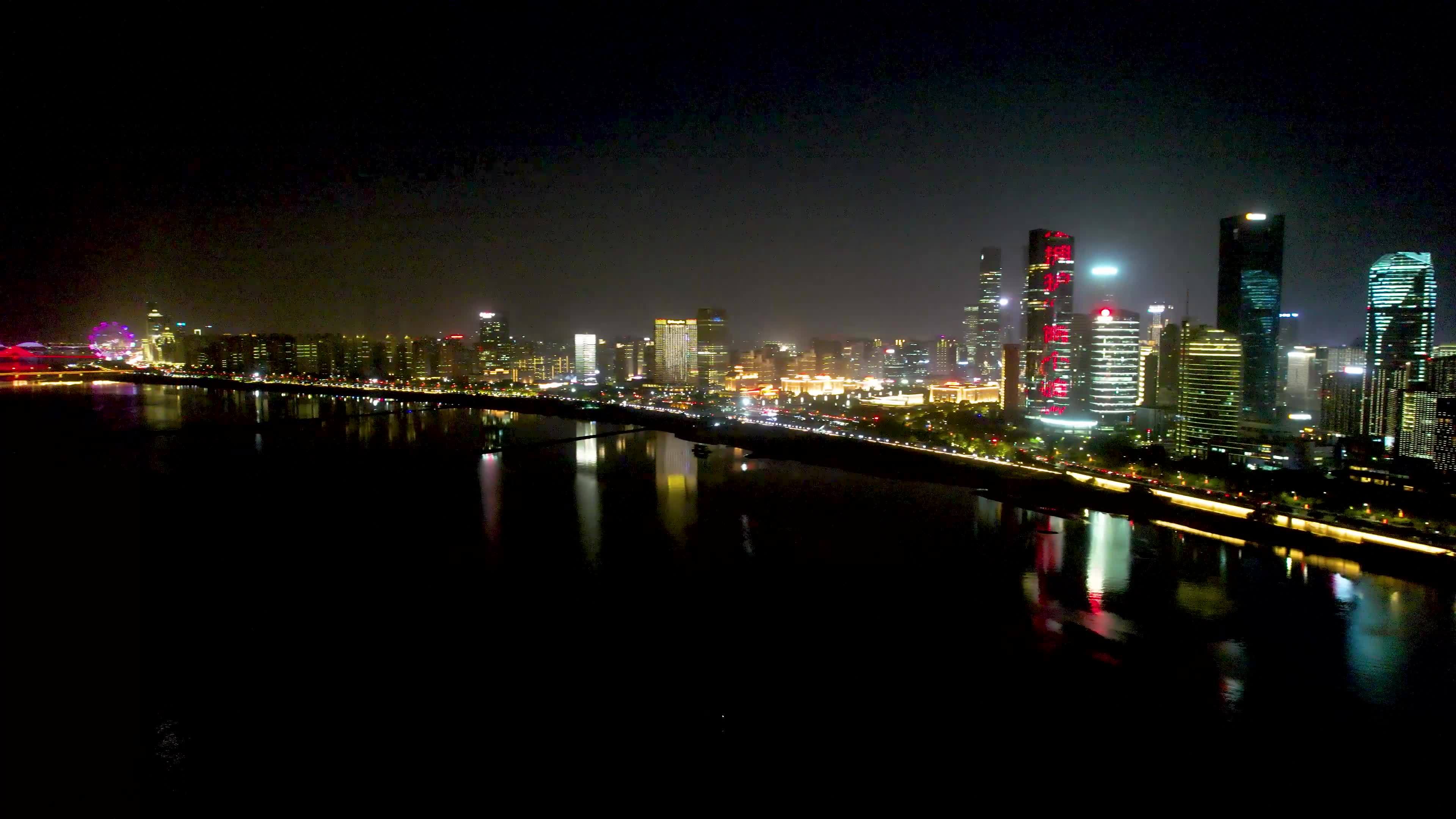 南昌滕王阁城市夜景名胜古迹赣江风光航拍视频素材画面2