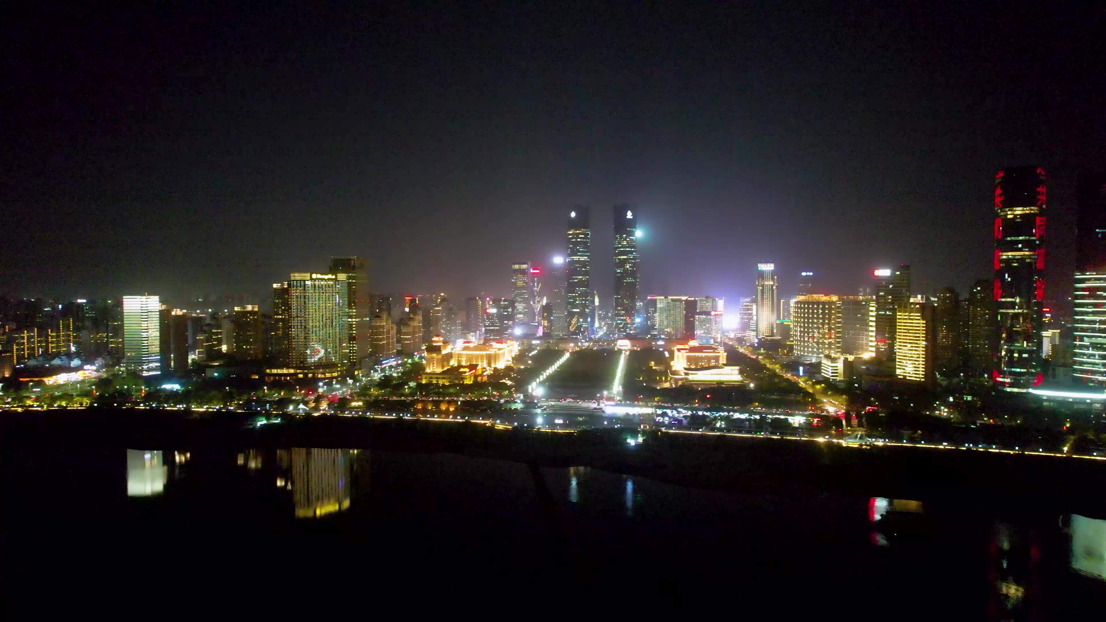 南昌滕王阁城市夜景名胜古迹赣江风光航拍视频素材画面1