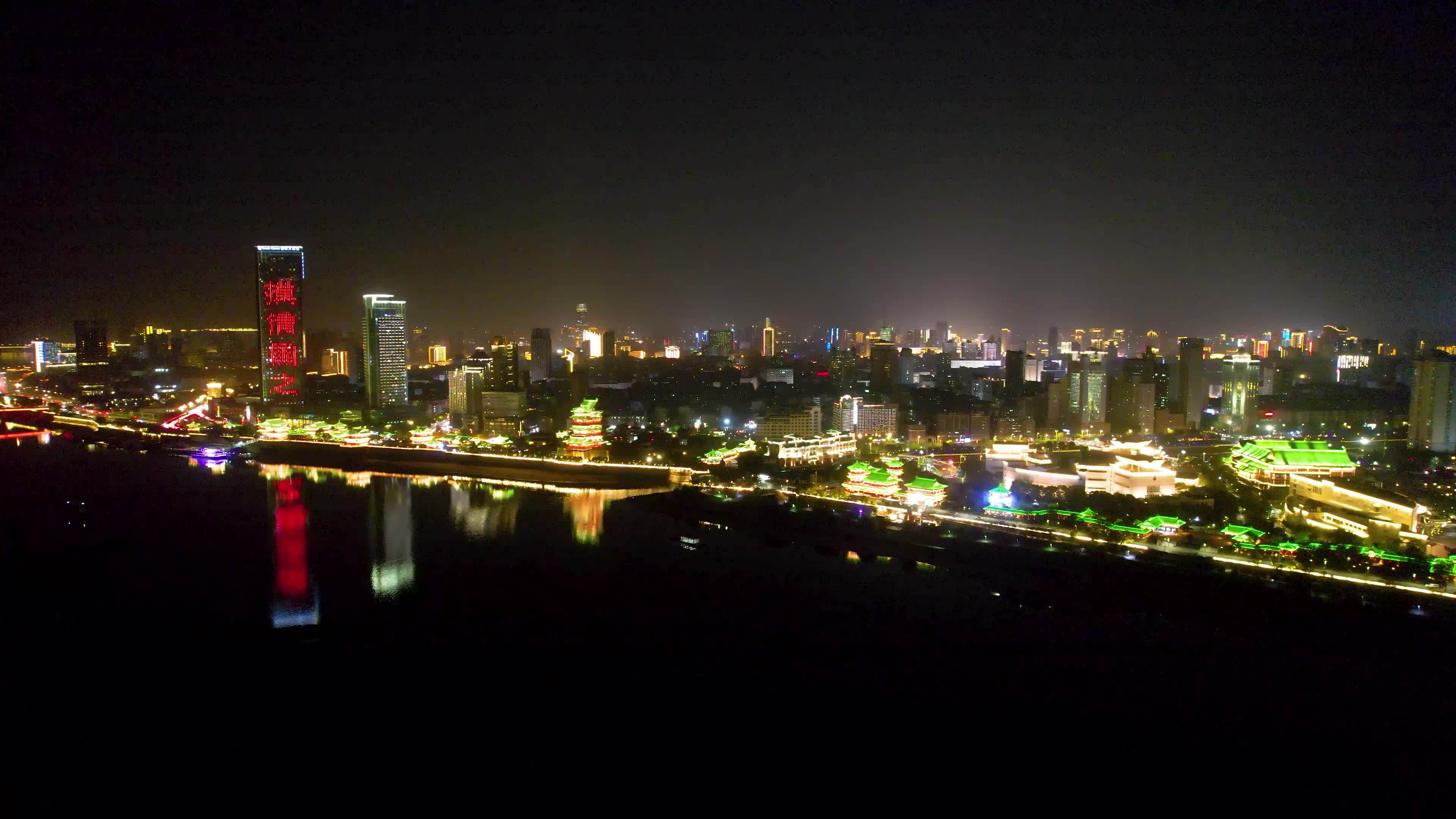 南昌滕王阁城市夜景名胜古迹赣江风光航拍视频素材画面1