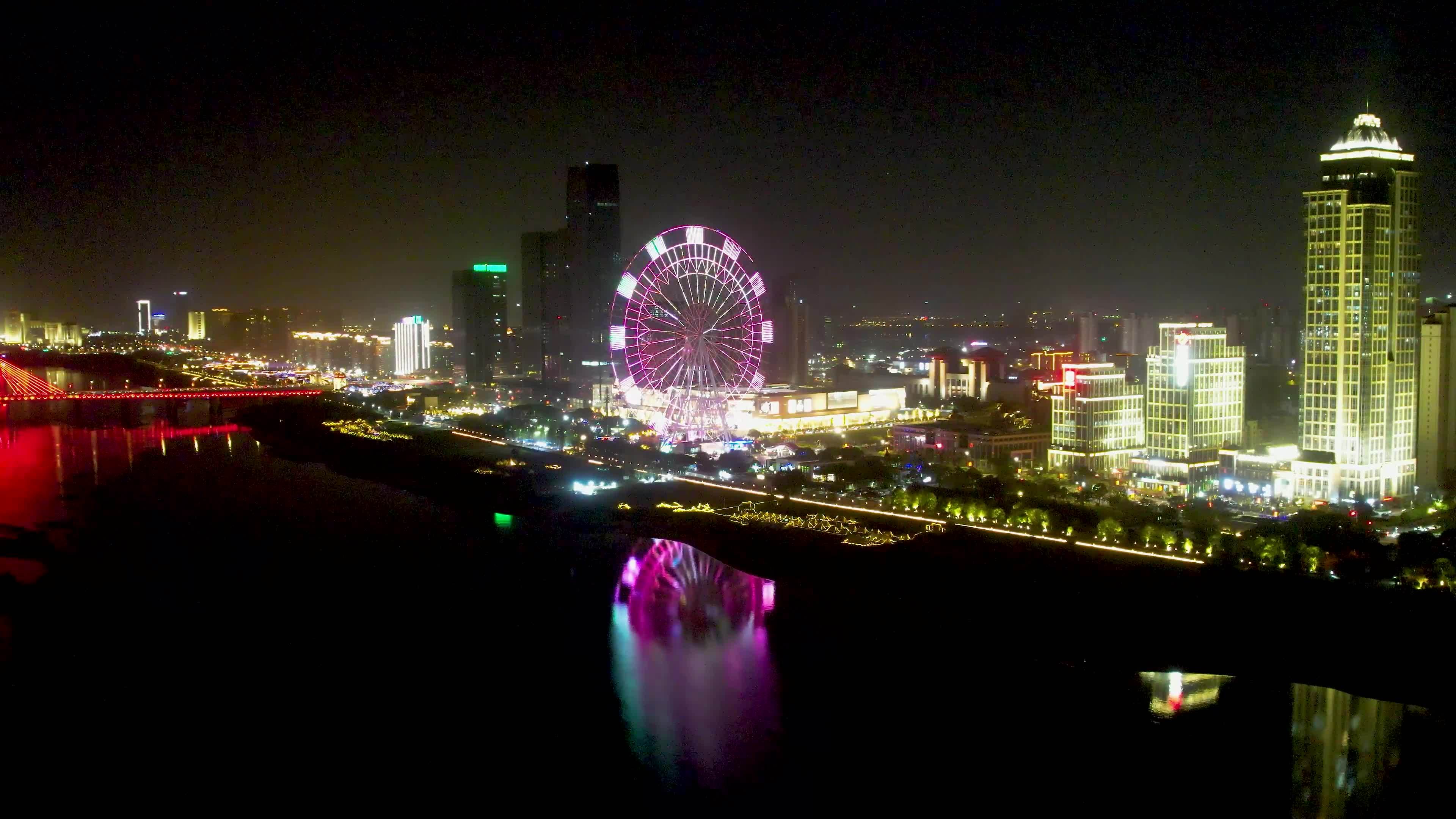 南昌滕王阁城市夜景名胜古迹赣江风光航拍视频素材画面1