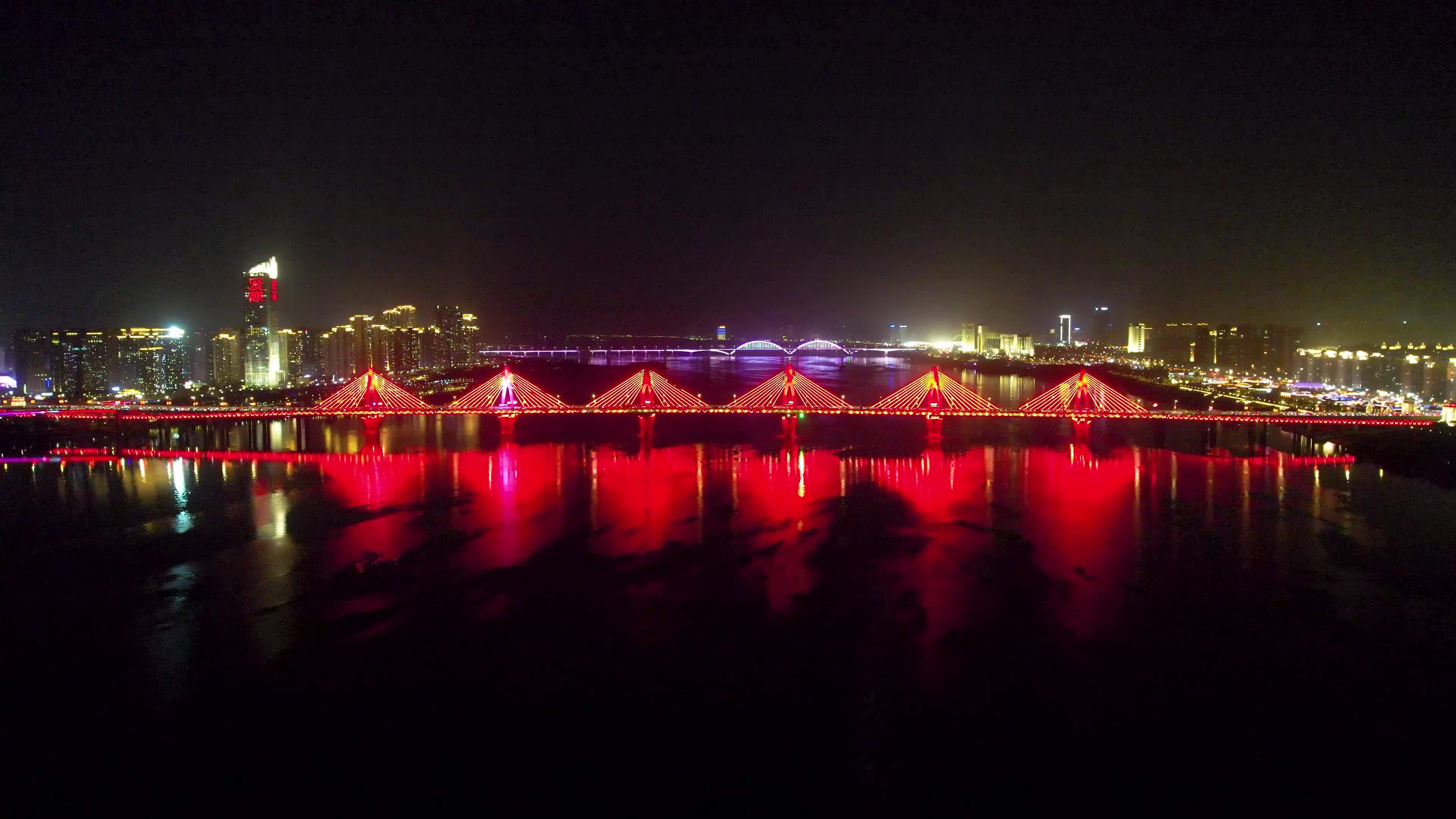 南昌滕王阁城市夜景名胜古迹赣江风光航拍视频素材画面3