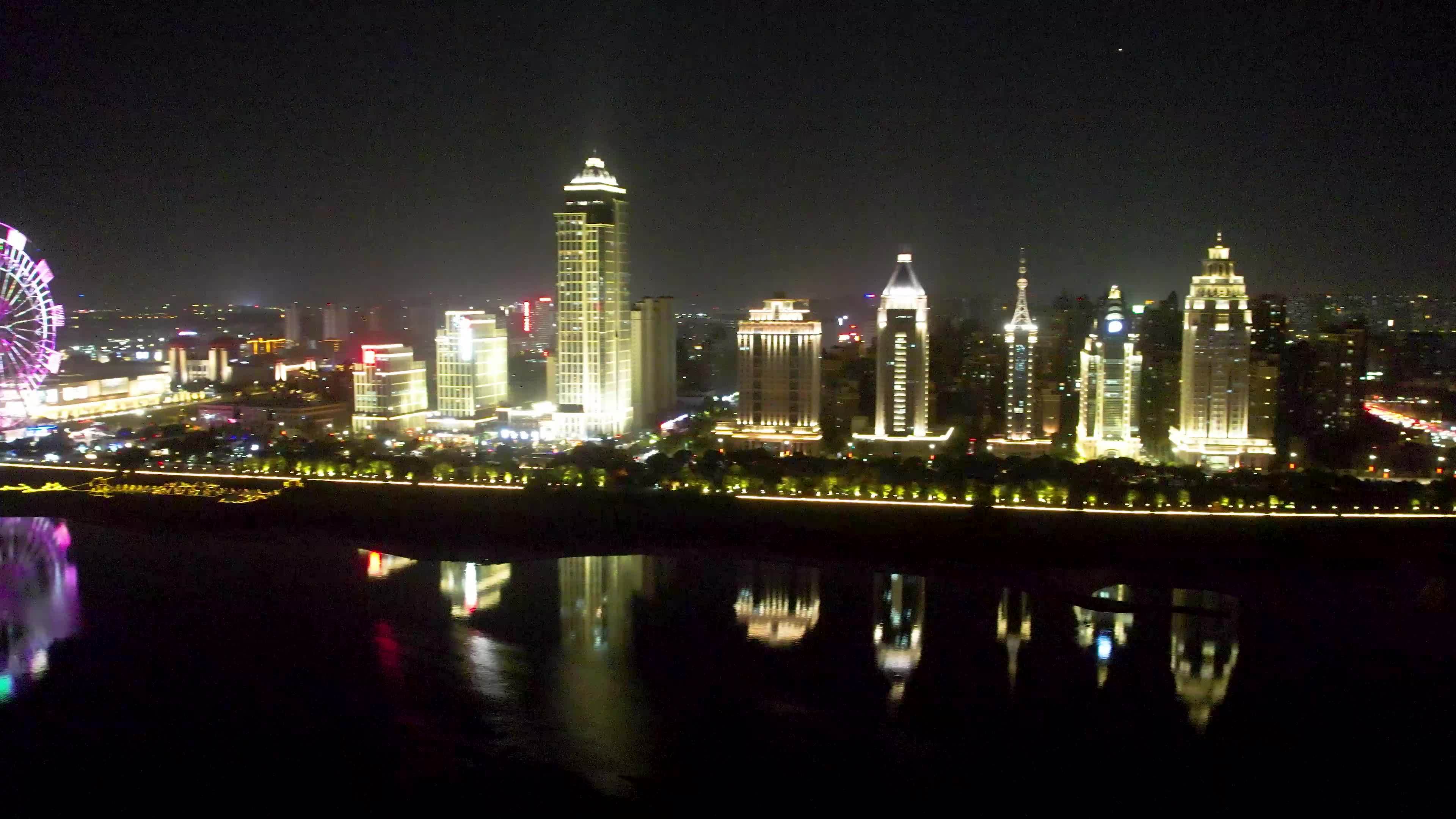 南昌滕王阁城市夜景名胜古迹赣江风光航拍视频素材画面1