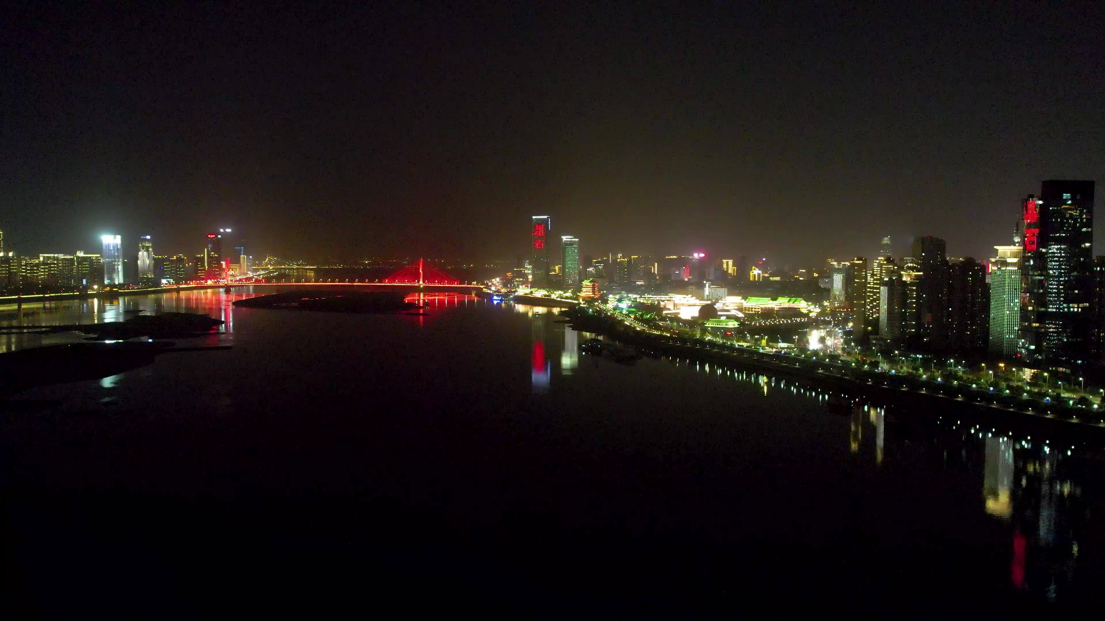 南昌滕王阁城市夜景名胜古迹赣江风光航拍视频素材画面1