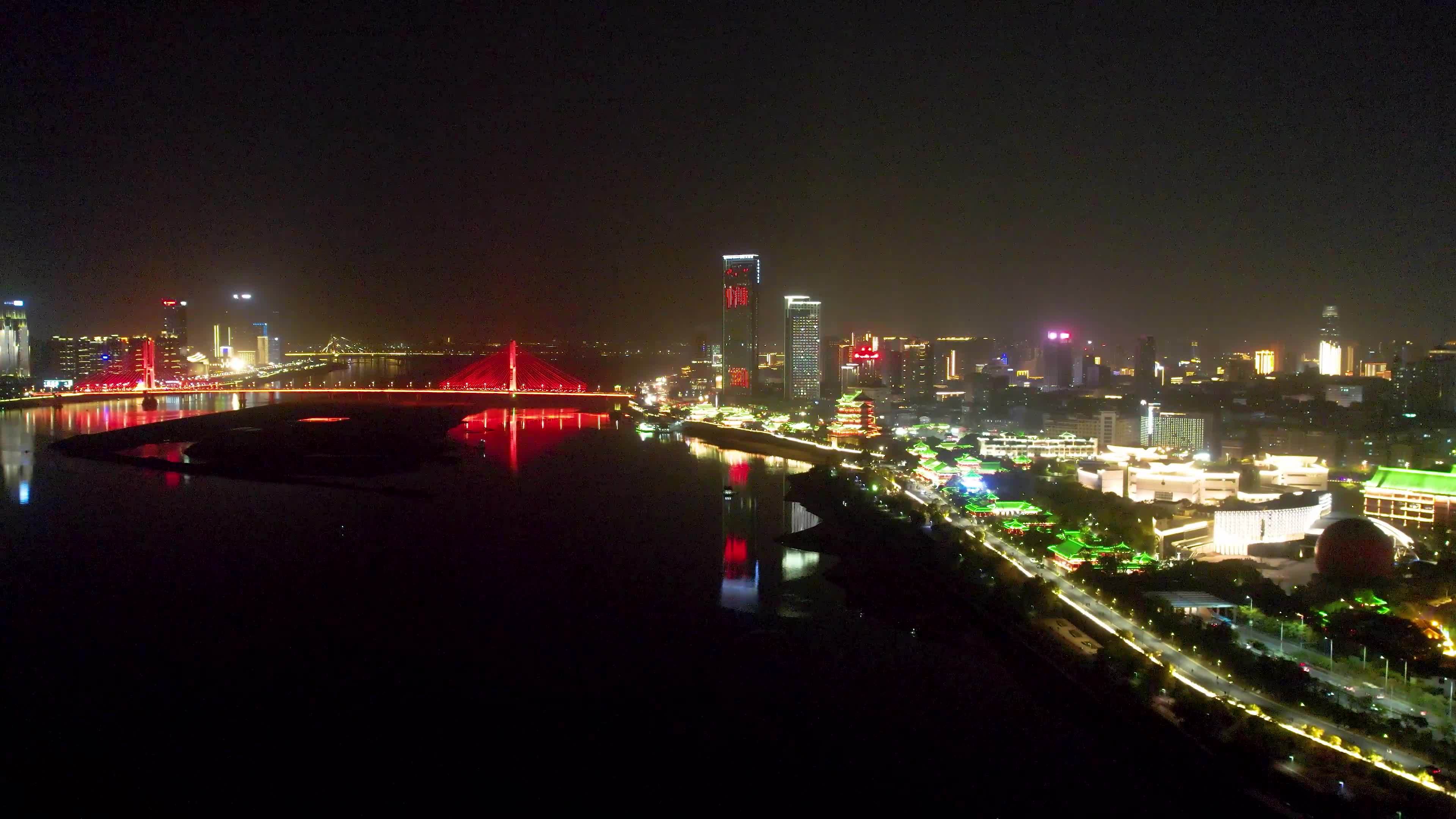 南昌滕王阁城市夜景名胜古迹赣江风光航拍视频素材画面1
