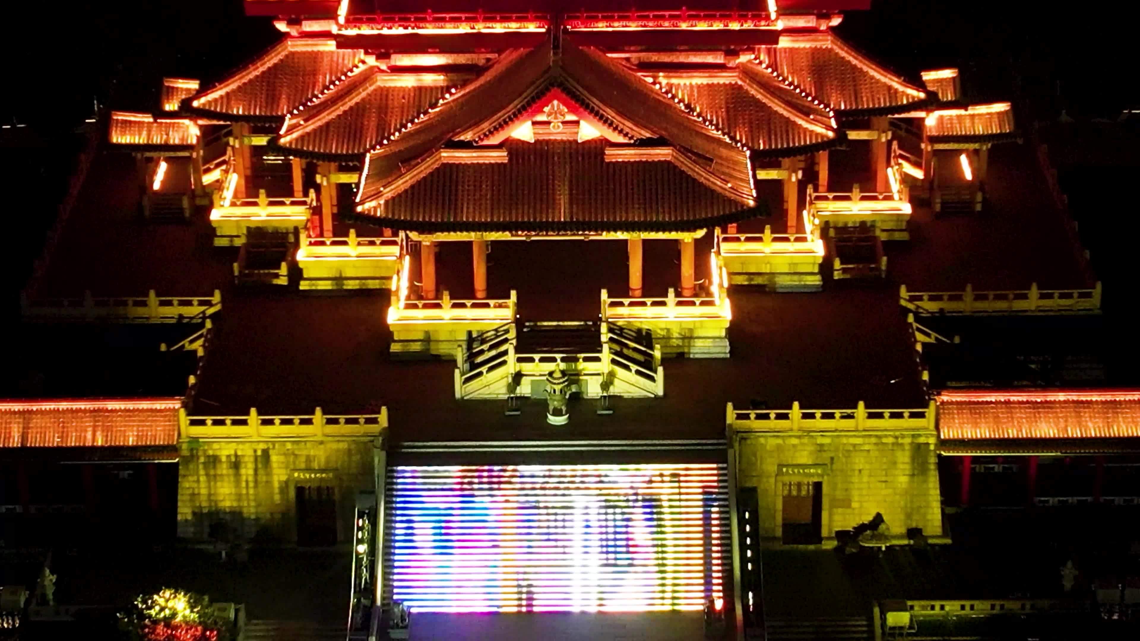 南昌滕王阁城市夜景名胜古迹赣江风光航拍视频素材画面1