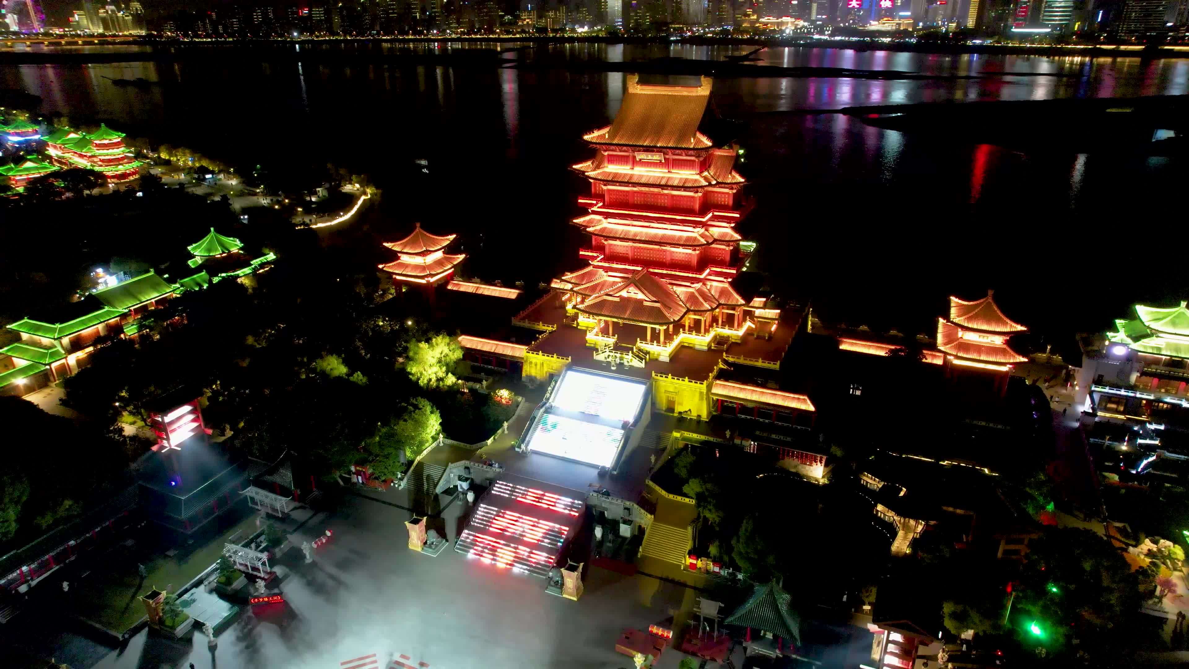南昌滕王阁城市夜景名胜古迹赣江风光航拍视频素材画面2