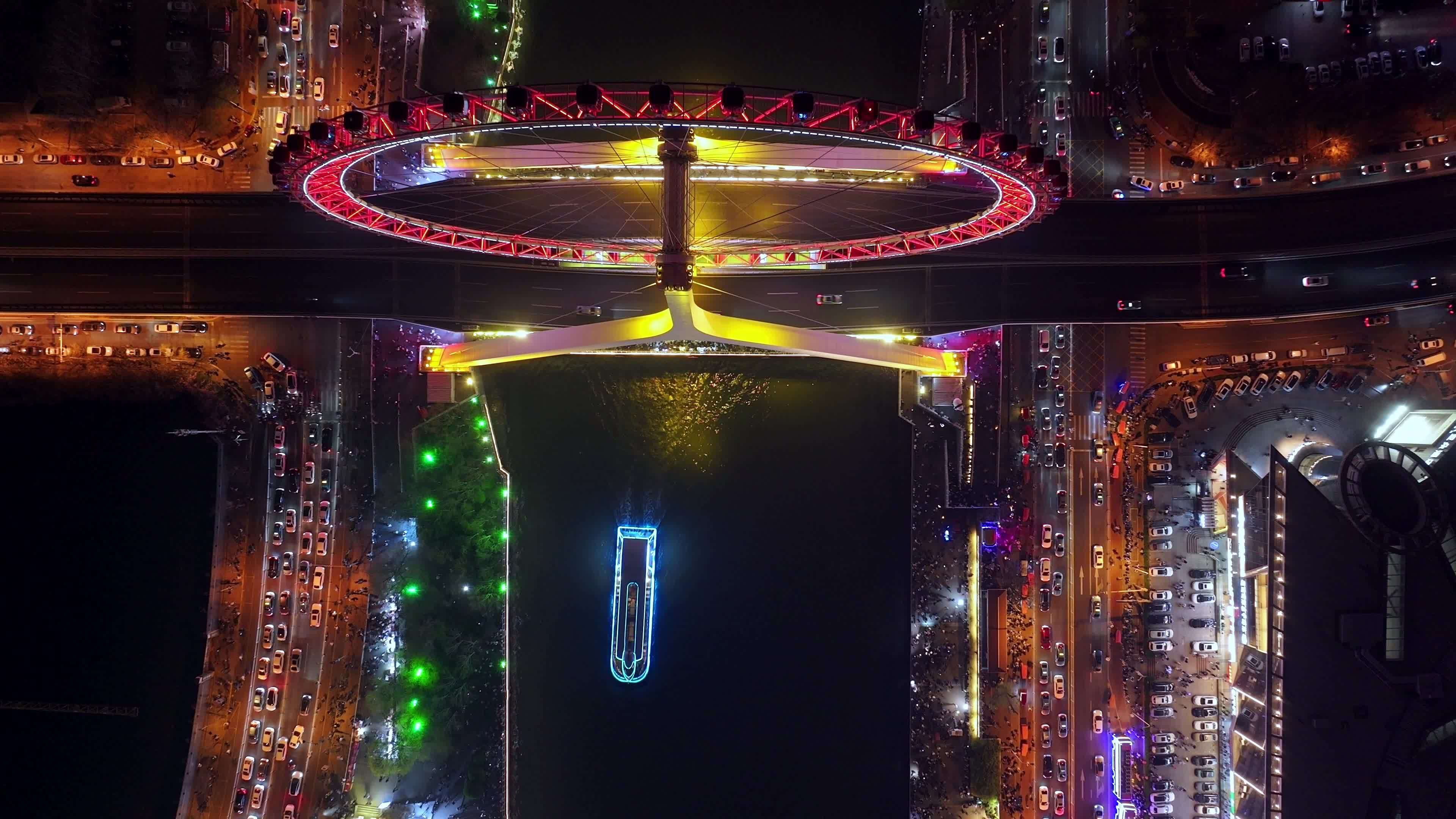 天津之眼夜景航拍海河游船视频素材画面4