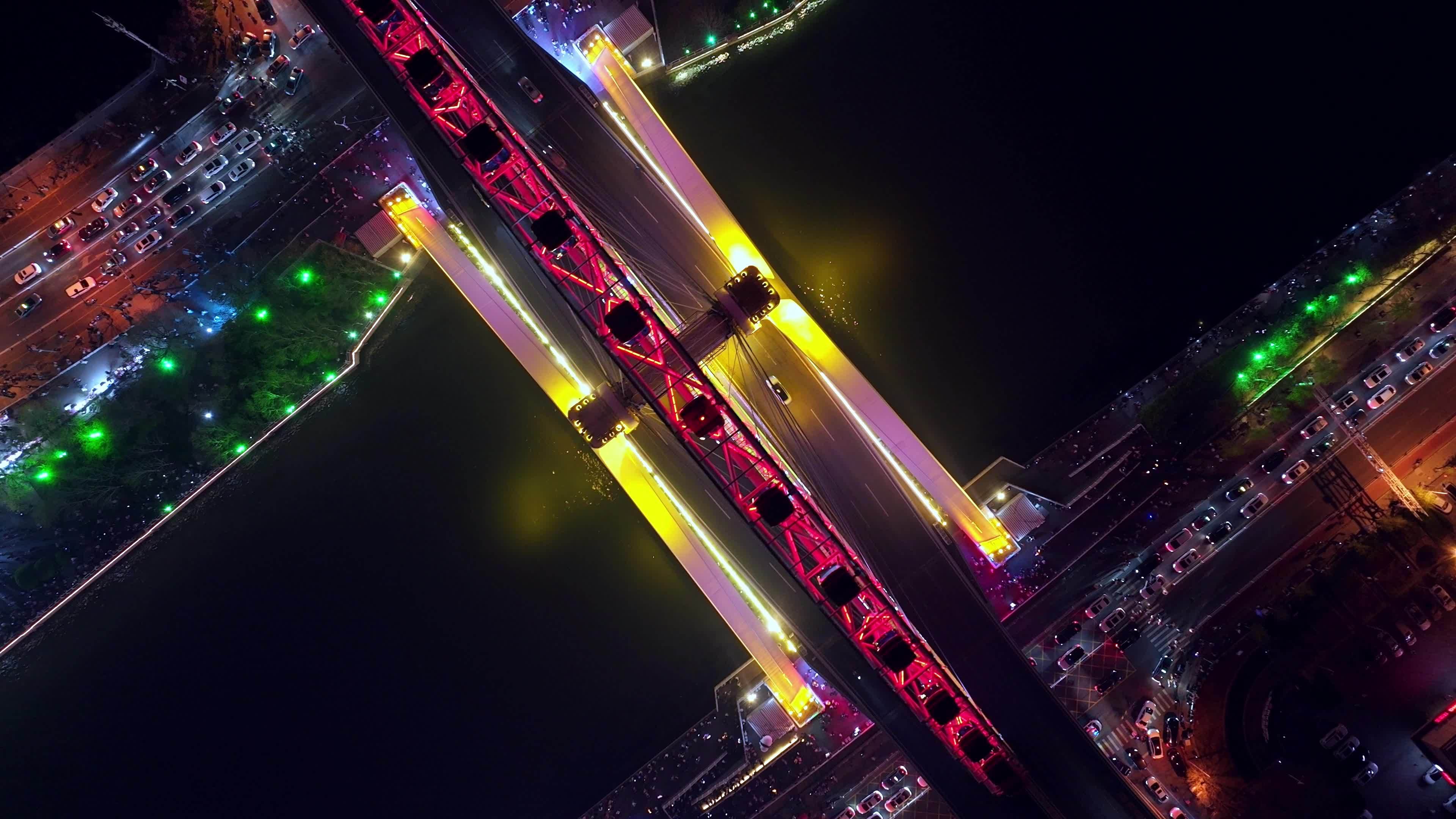 天津之眼夜景航拍海河游船视频素材画面1