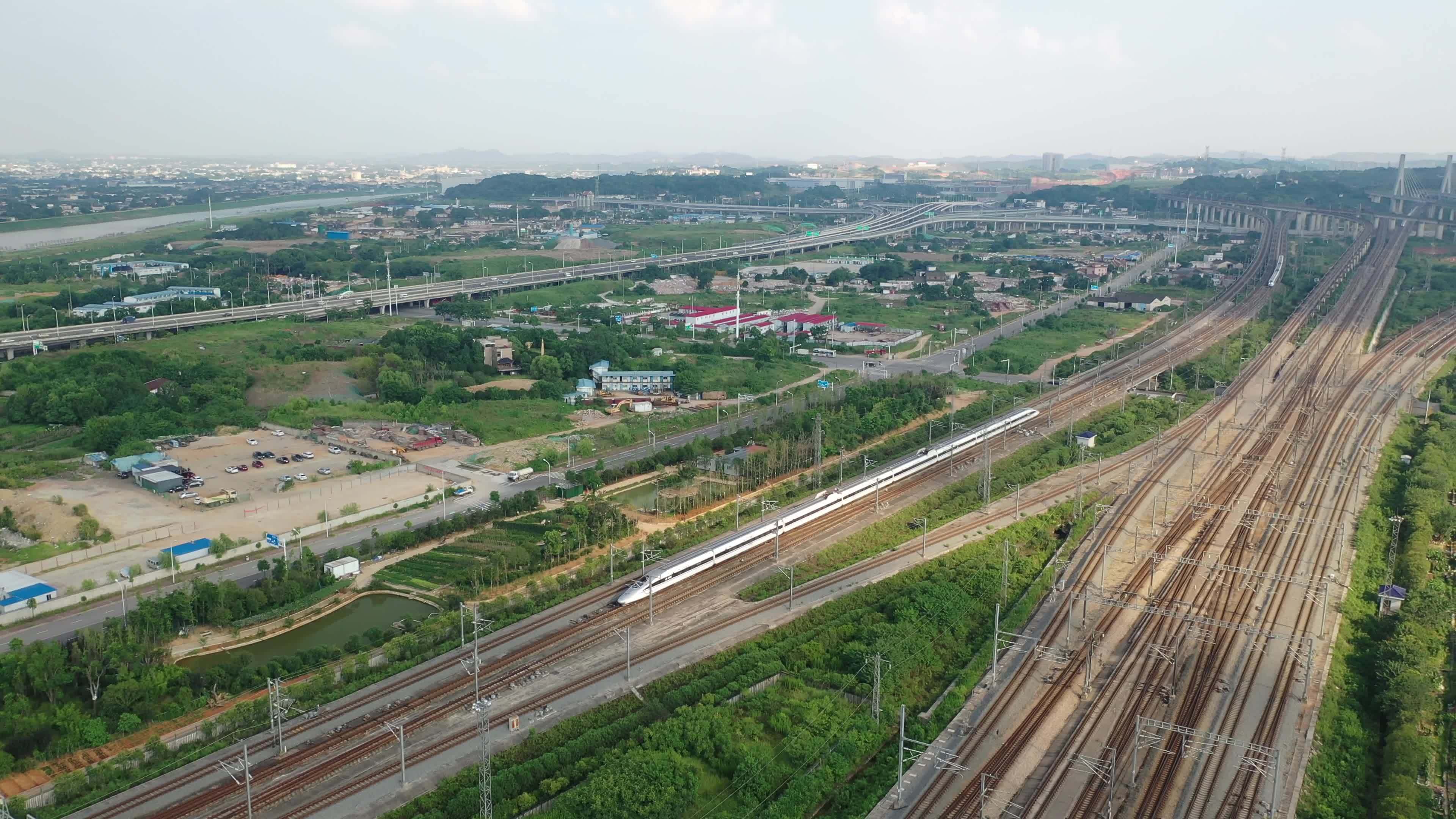 跟随列车驶向远方视频素材画面4