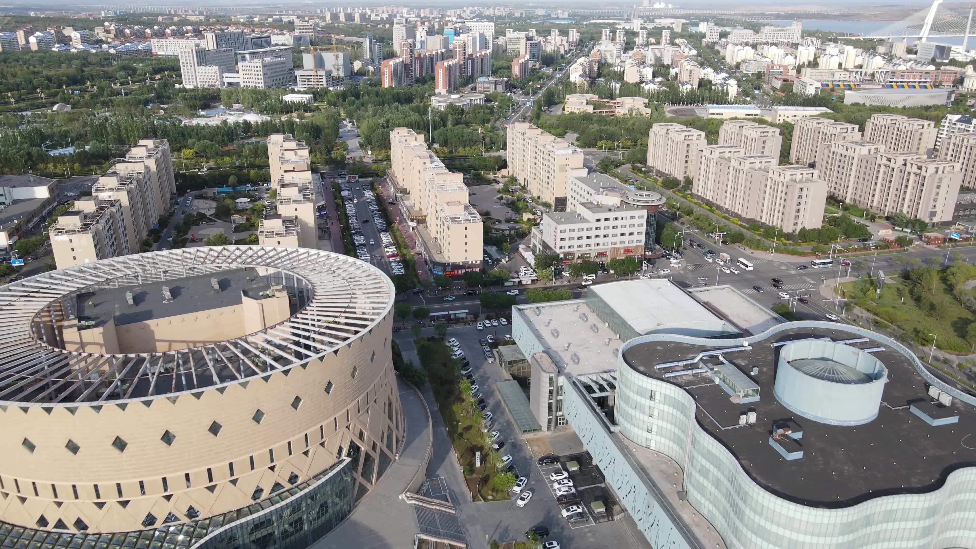 康巴什城市中心街区航拍视频素材画面1