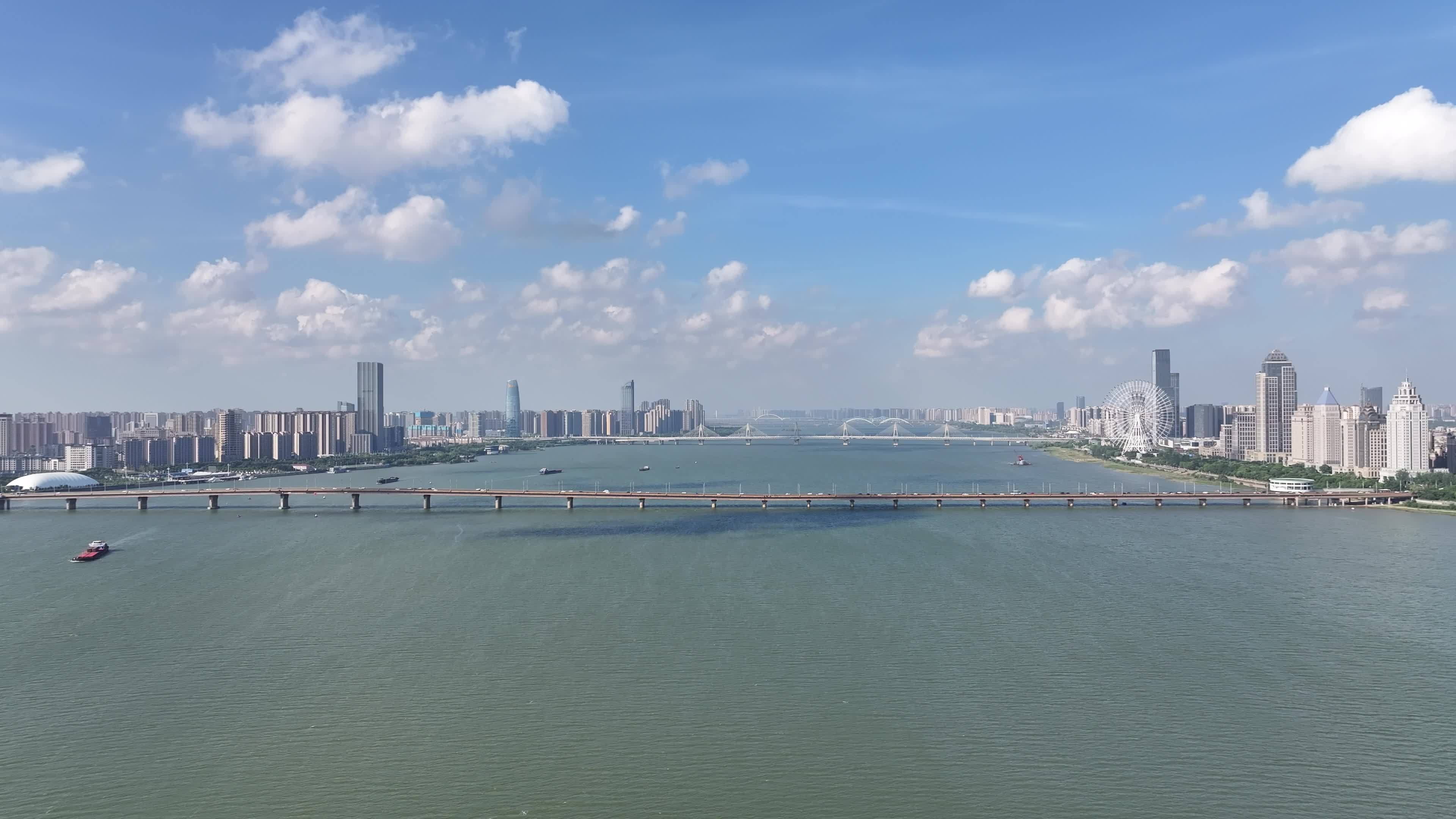 南昌赣江两岸航拍视频素材画面4