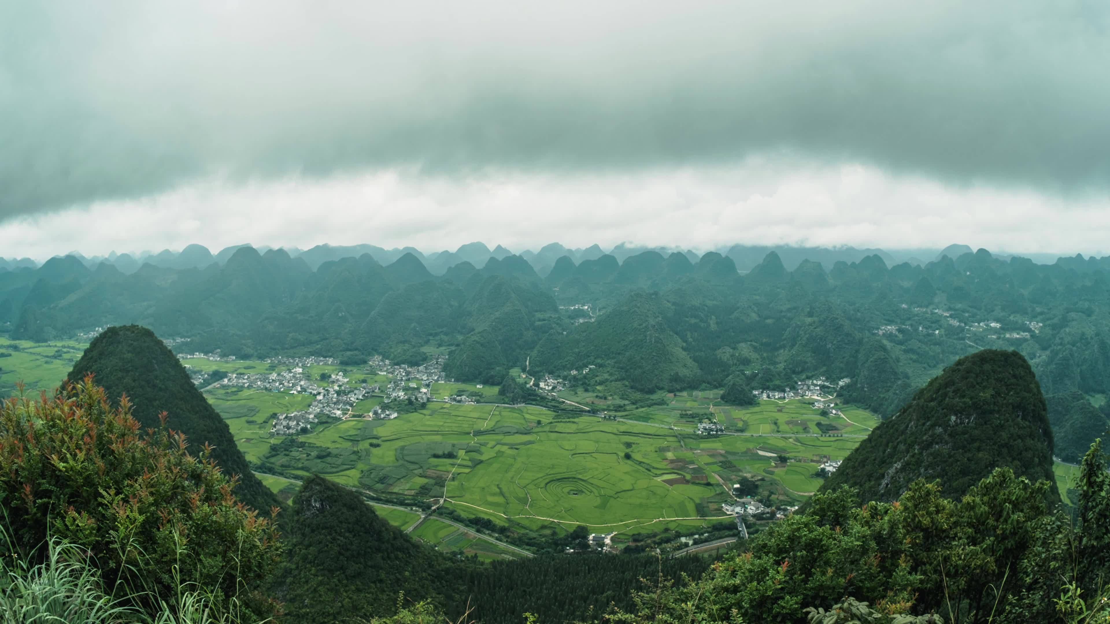 万峰林云海云雾延时视频素材画面2