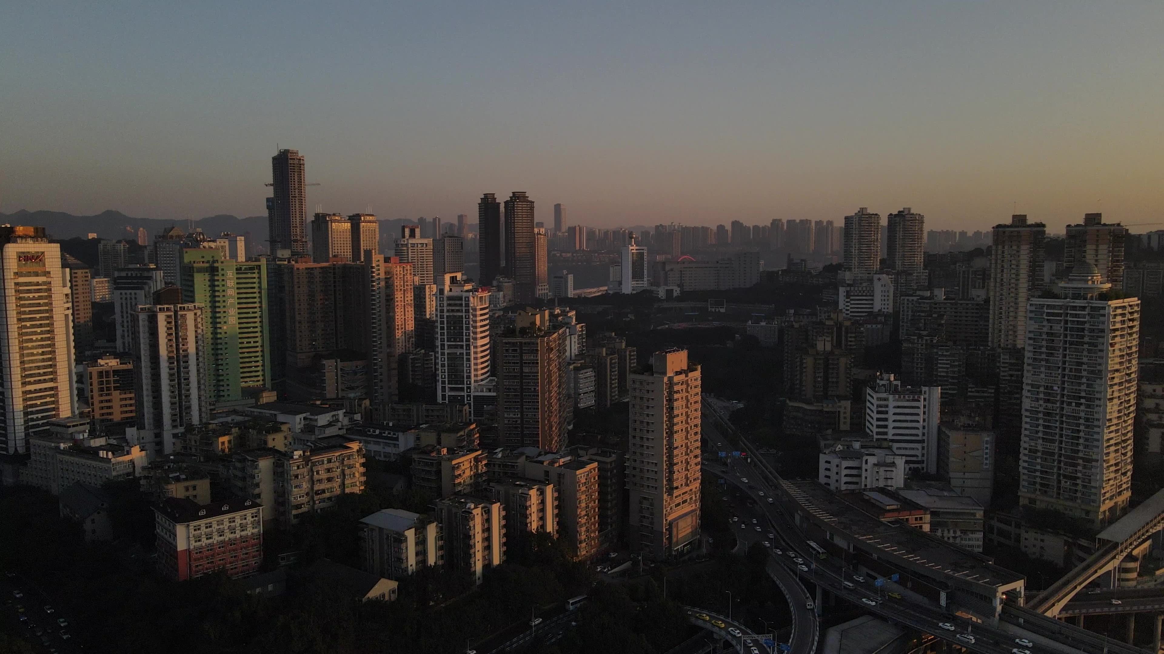 环绕重庆城市生活航拍轨道牛角沱4K原素材视频素材画面3