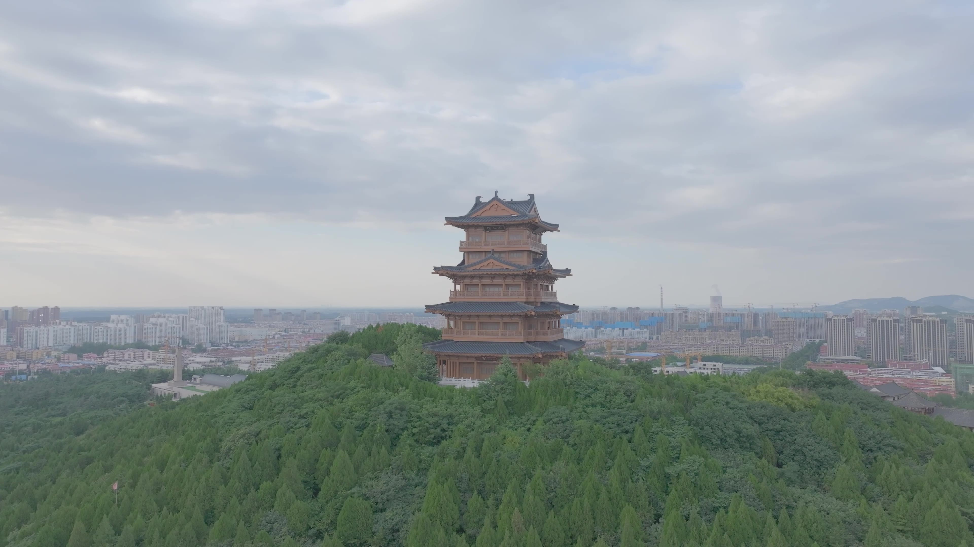 航拍枣庄薛城临山阁夕阳视频素材画面2