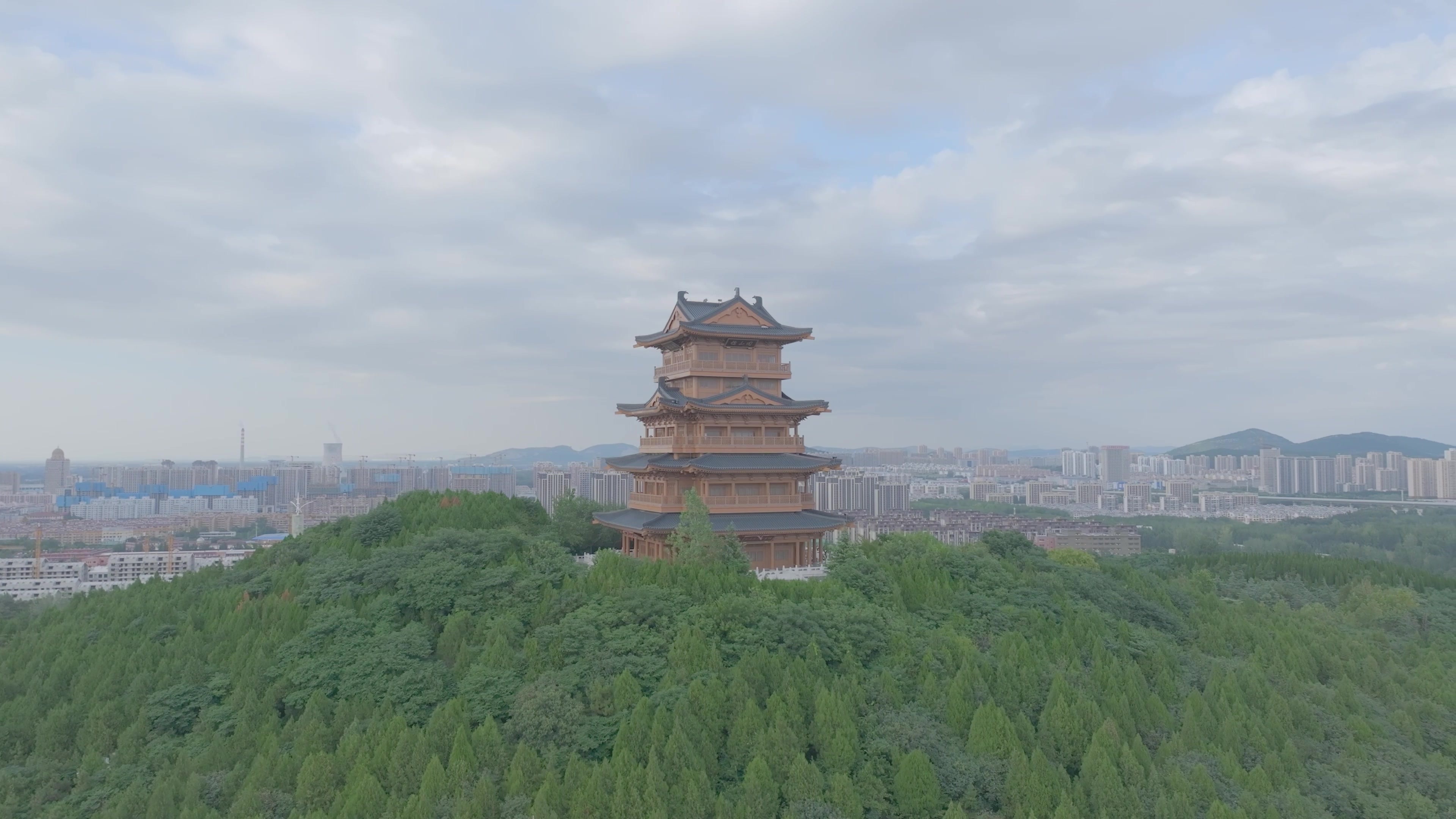 航拍枣庄薛城临山阁夕阳视频素材画面3