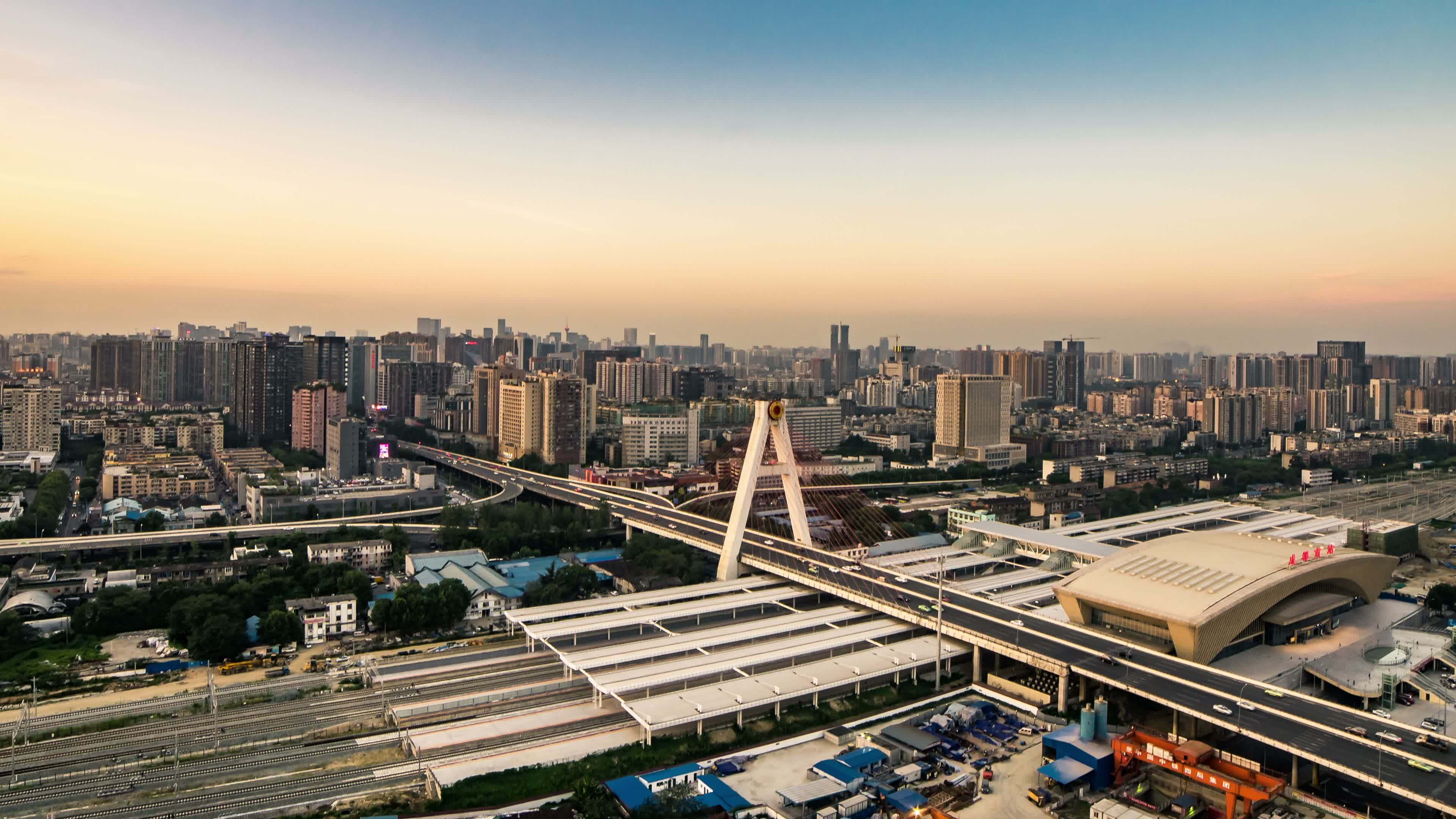 成都火车南站高铁站天府立交桥夜景延时视频素材画面1
