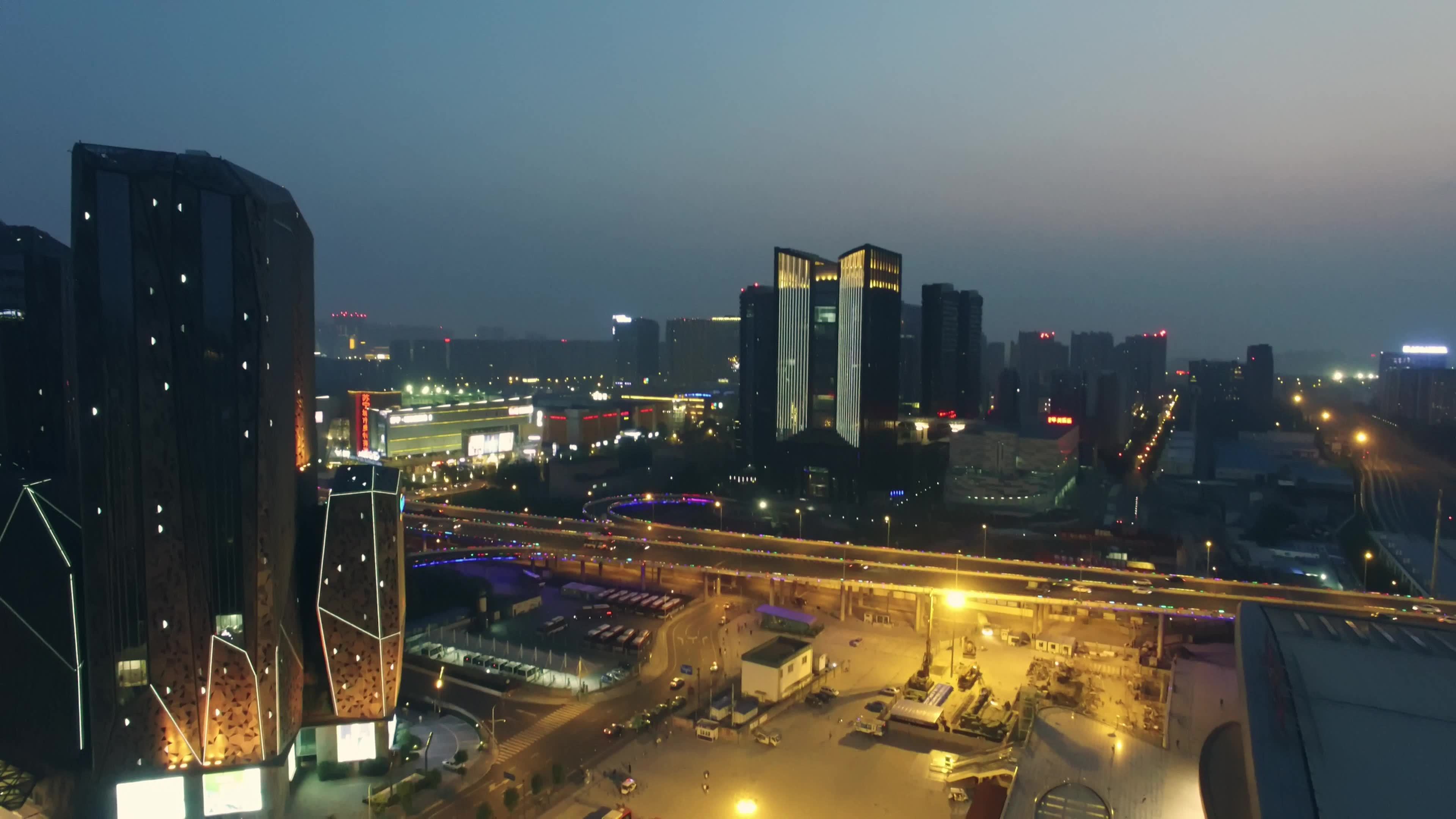 成都火车南站天府立交夜景航拍视频素材画面3