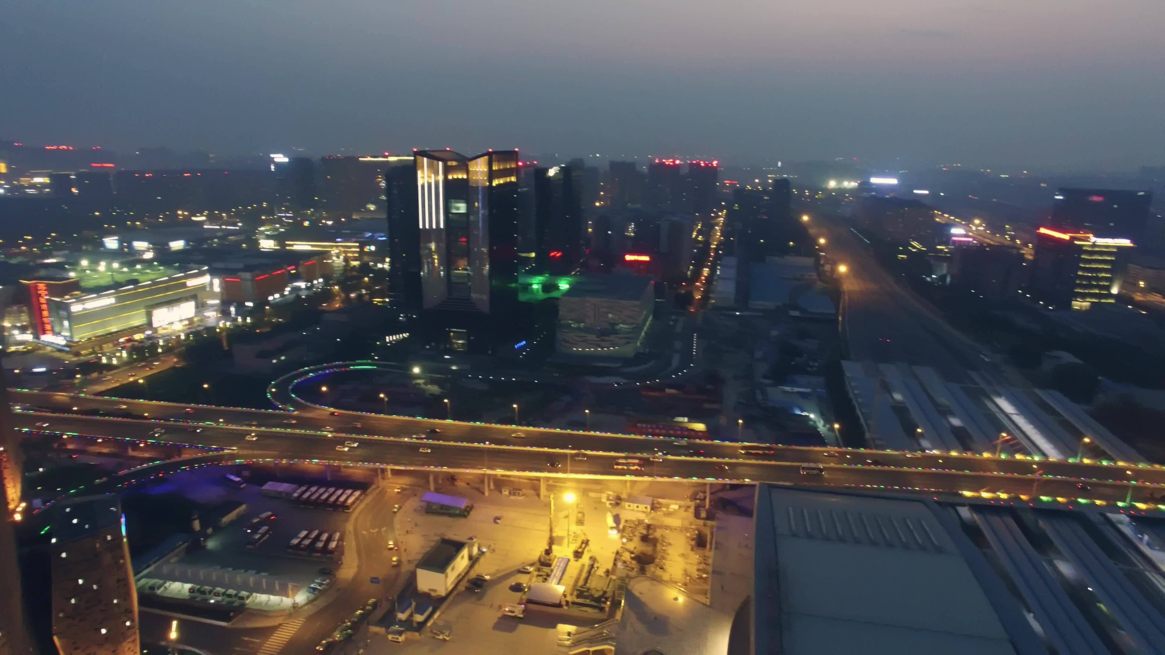 成都火车南站天府立交桥夜景航拍视频素材画面1