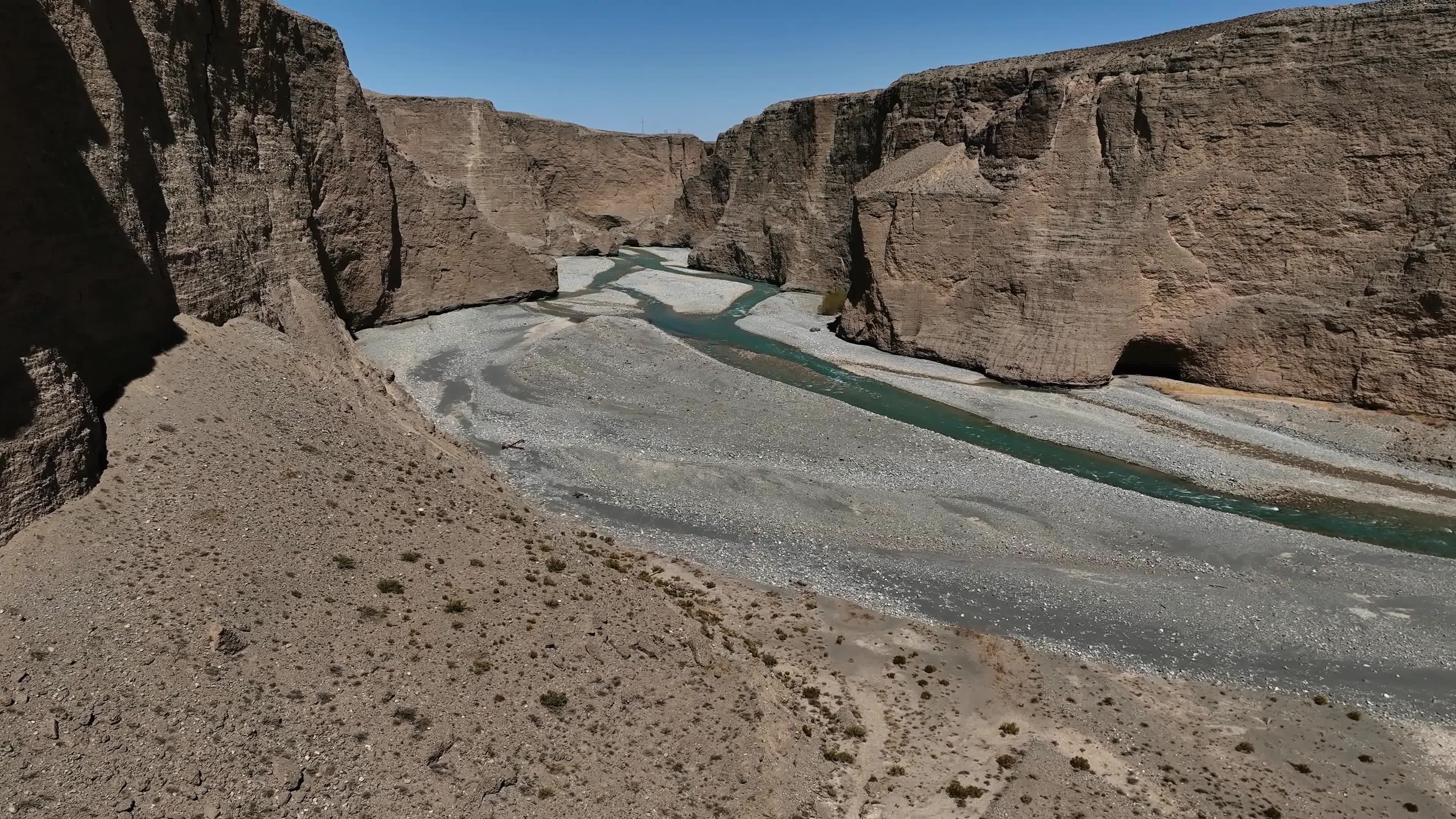 航拍甘肃嘉峪关讨赖河大峡谷22视频素材画面1