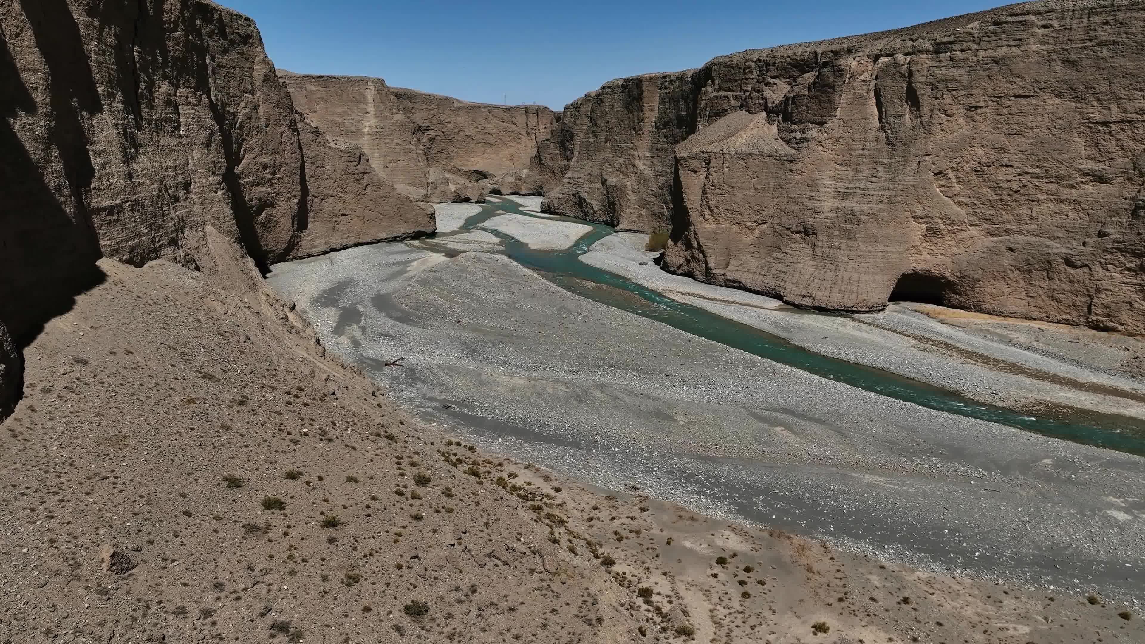 航拍甘肃嘉峪关讨赖河大峡谷22视频素材画面3