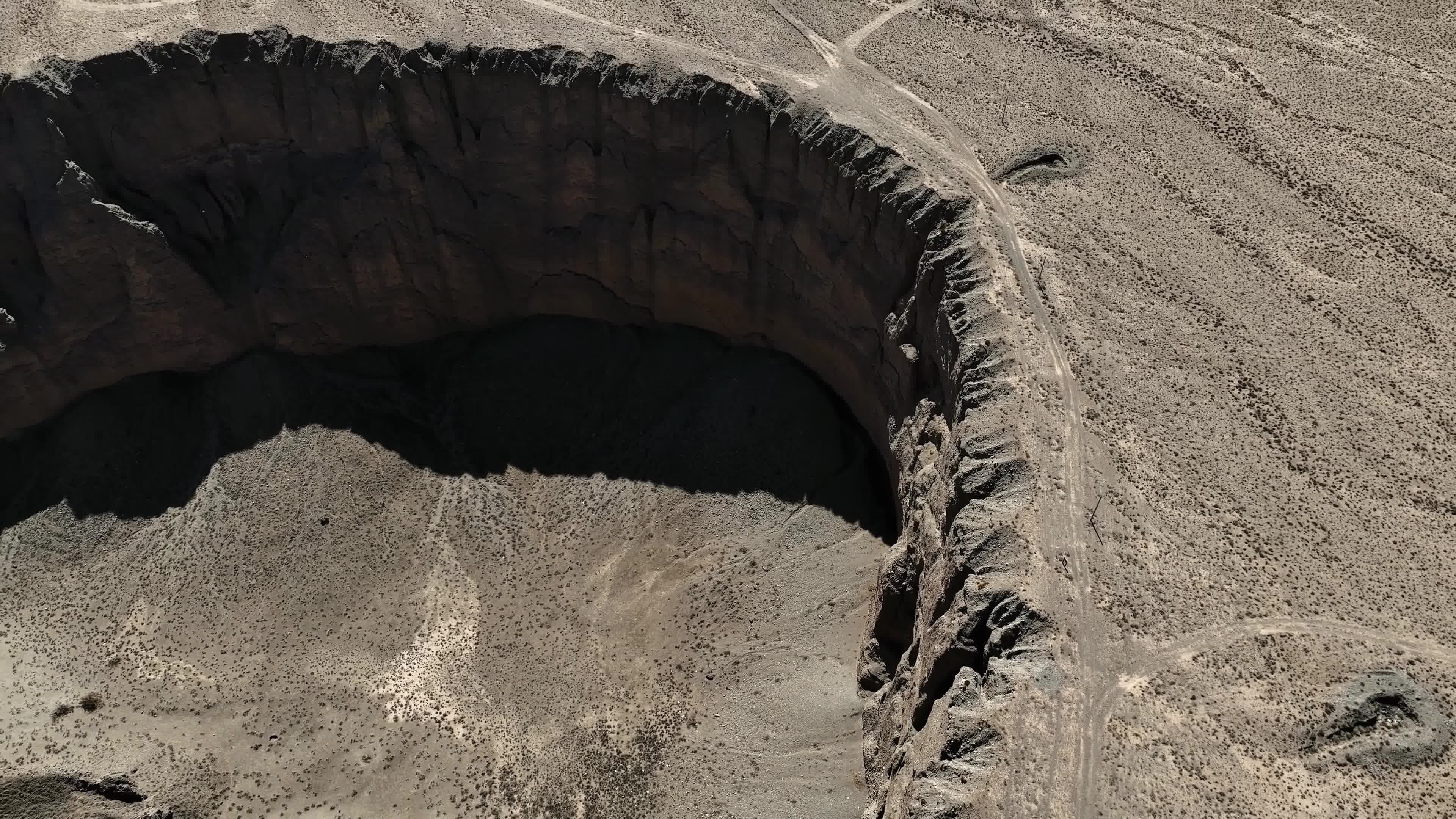 航拍甘肃嘉峪关讨赖河大峡谷27视频素材画面2