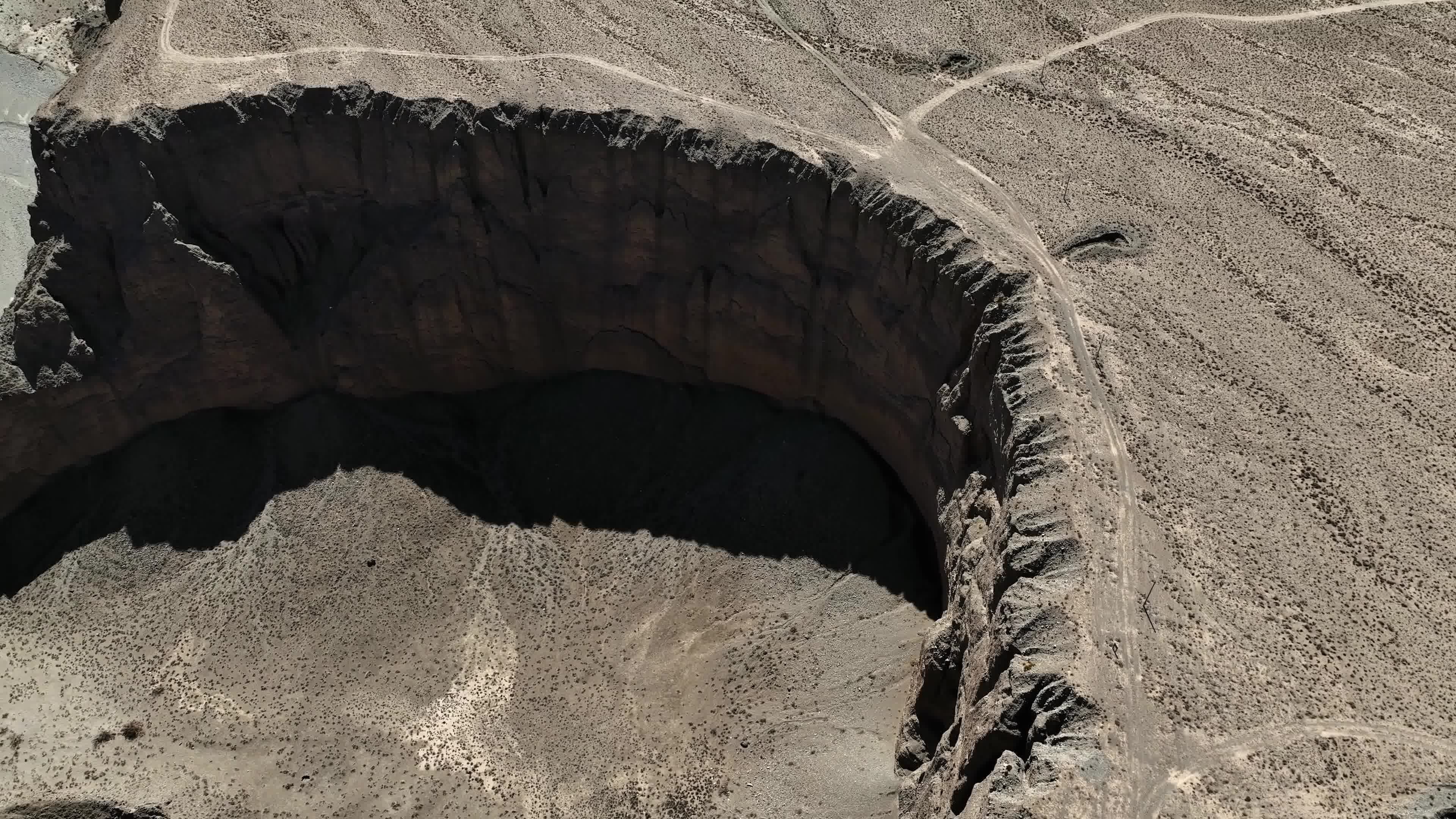 航拍甘肃嘉峪关讨赖河大峡谷27视频素材画面3