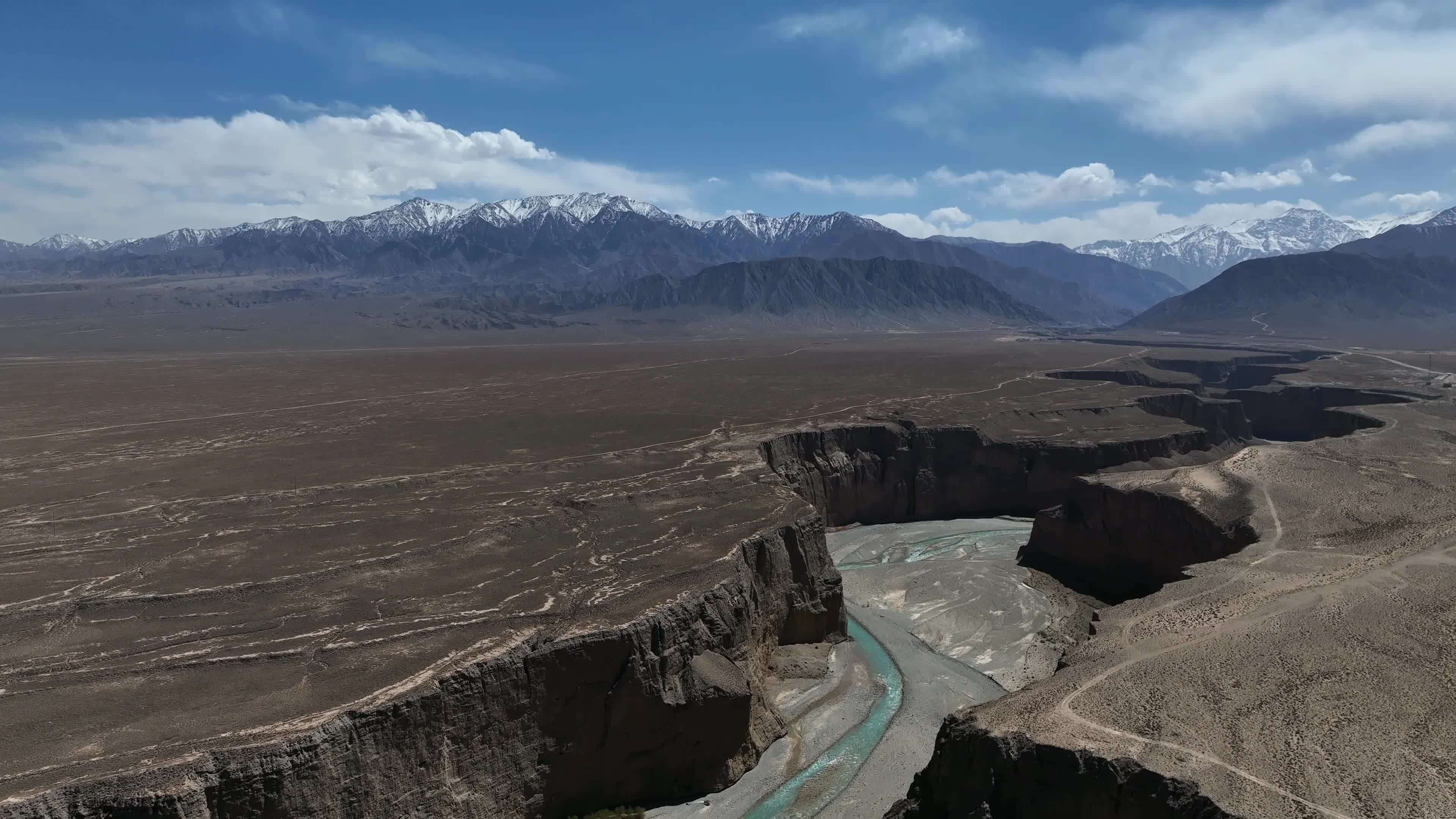 航拍甘肃嘉峪关讨赖河大峡谷29视频素材画面1