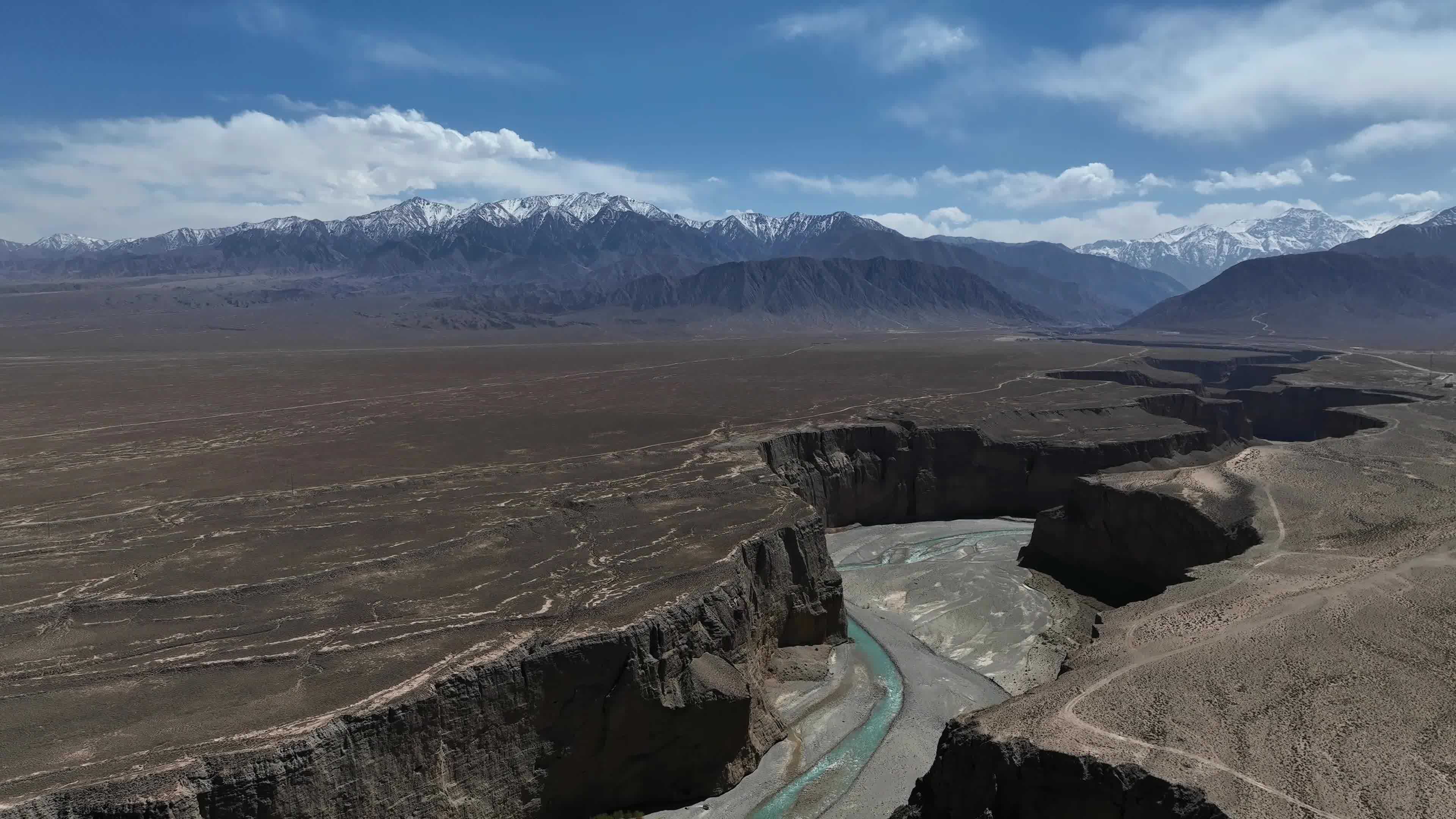 航拍甘肃嘉峪关讨赖河大峡谷29视频素材画面2