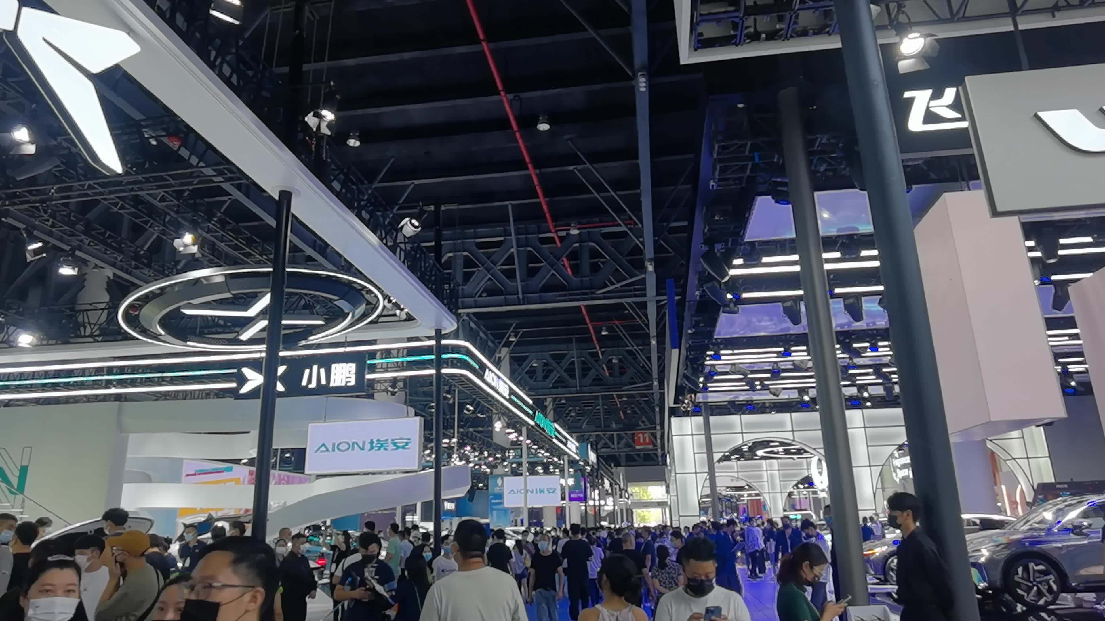 第二十五届成都国际汽车展览会纪实视频素材画面1