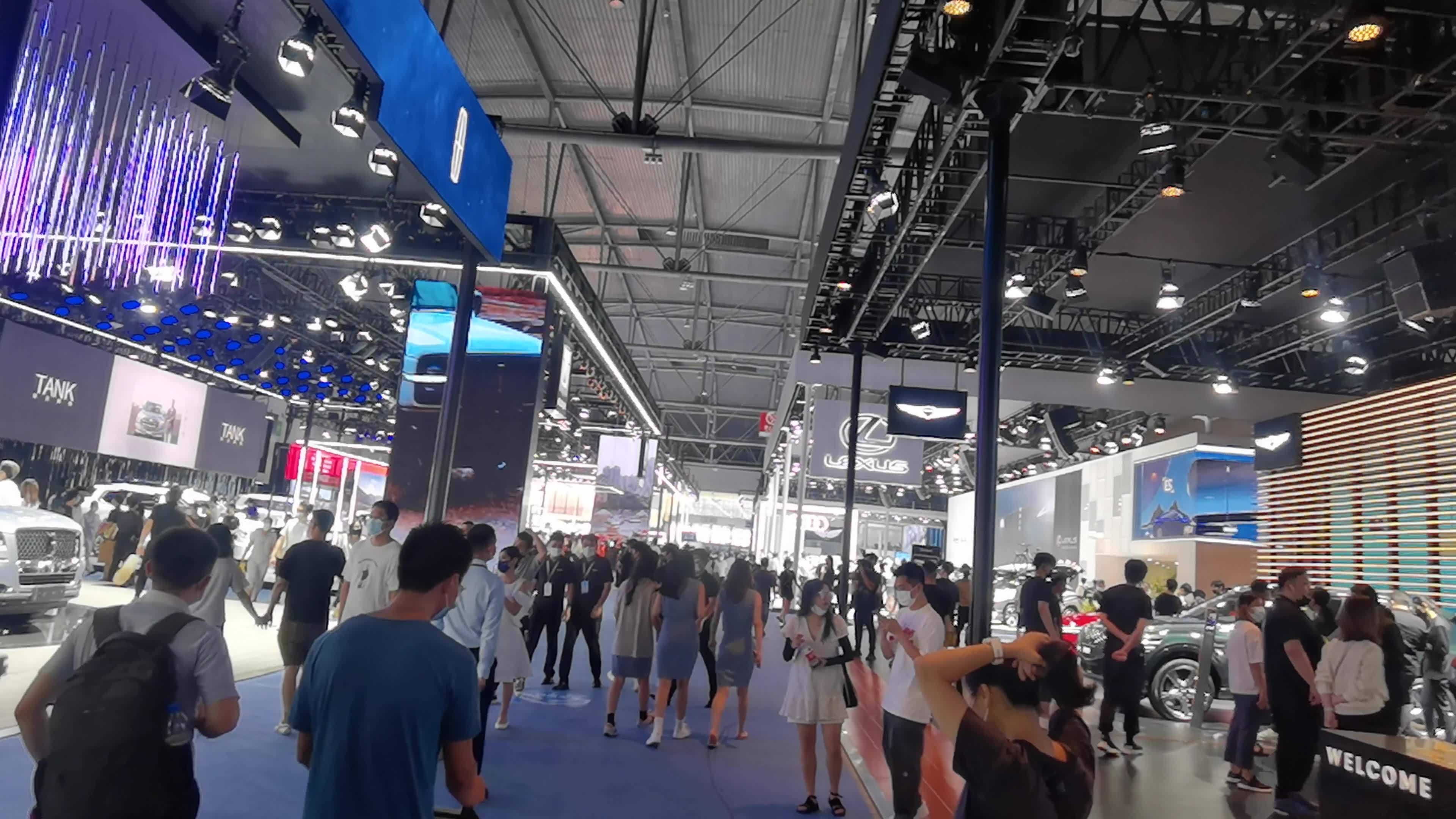 第二十五届成都国际汽车展览会视频素材画面4