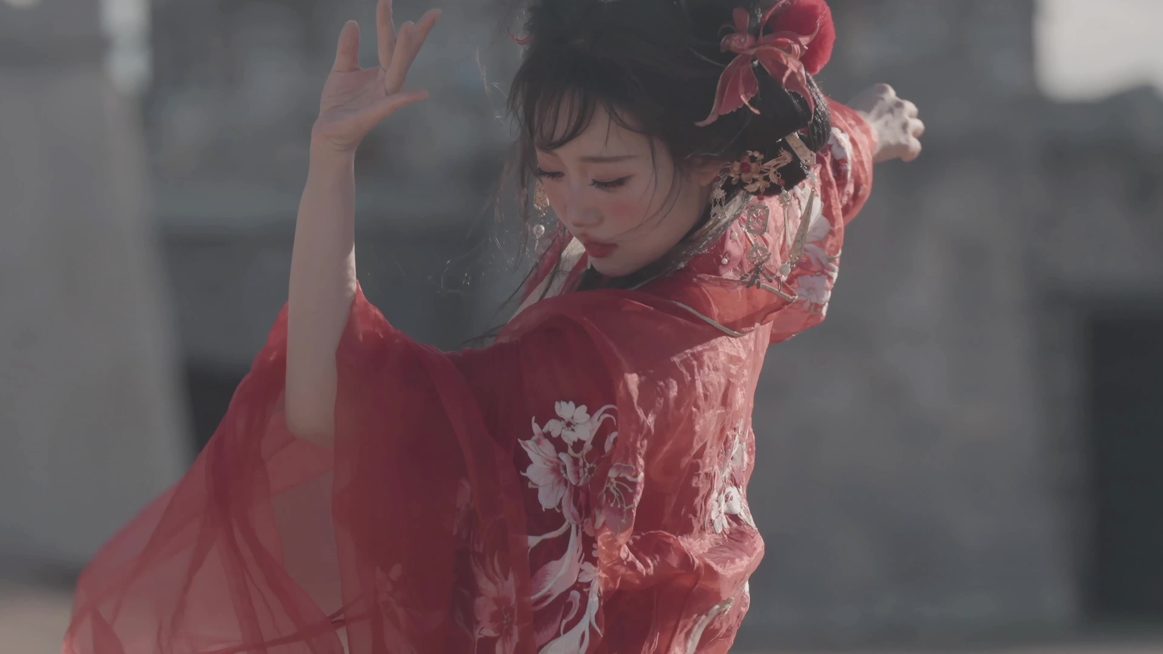 「电影感」古风人物 沙漠塞外美女视频素材画面1