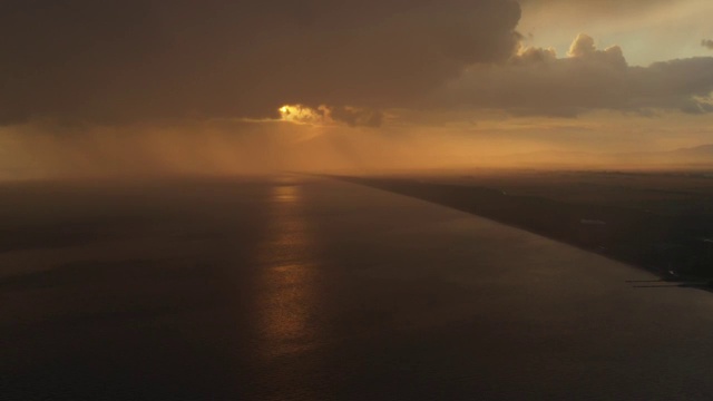 中俄界湖兴凯湖秋季湖面云天夕阳视频素材