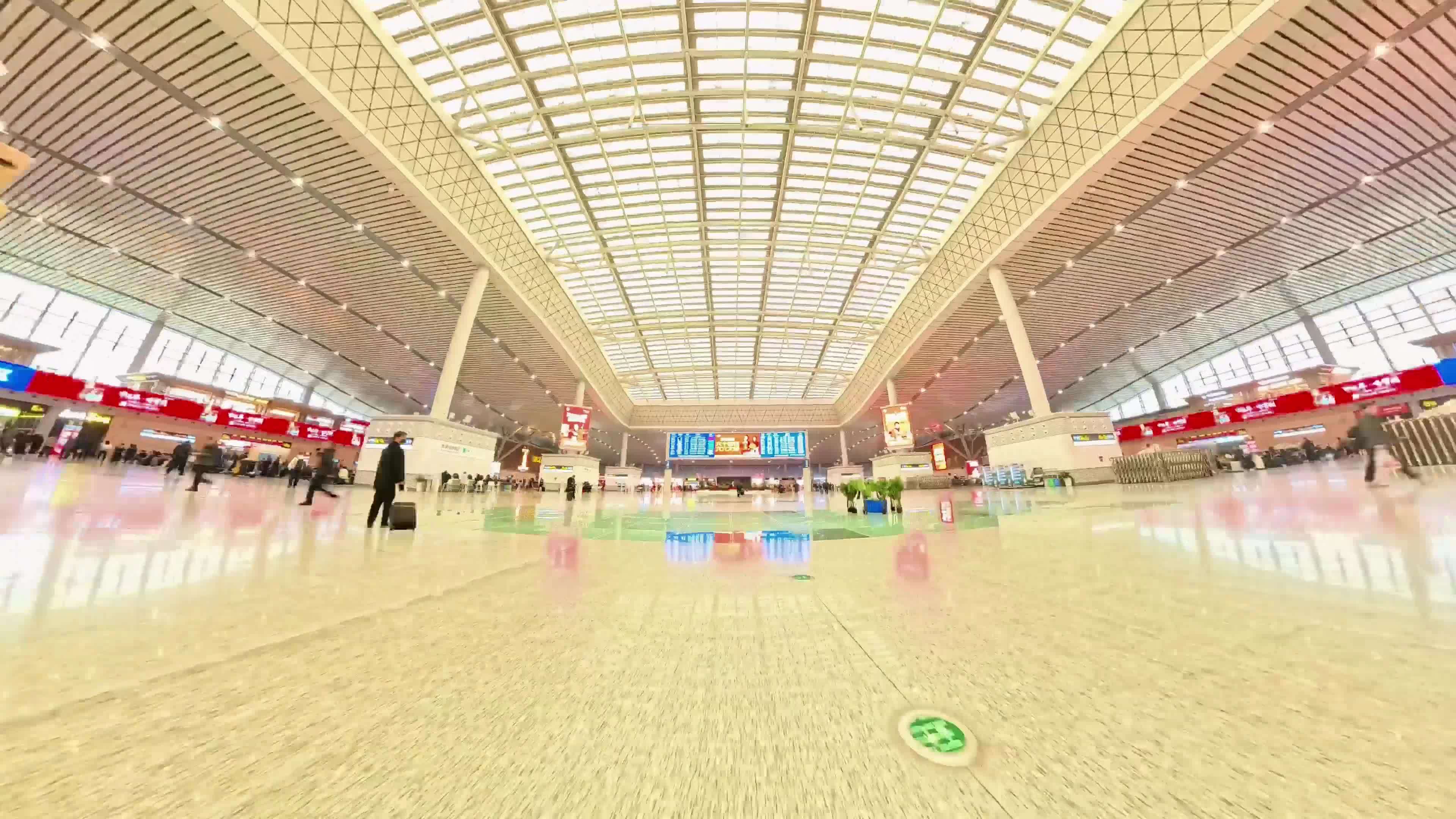 长沙南站候车室移动延时视频素材画面2