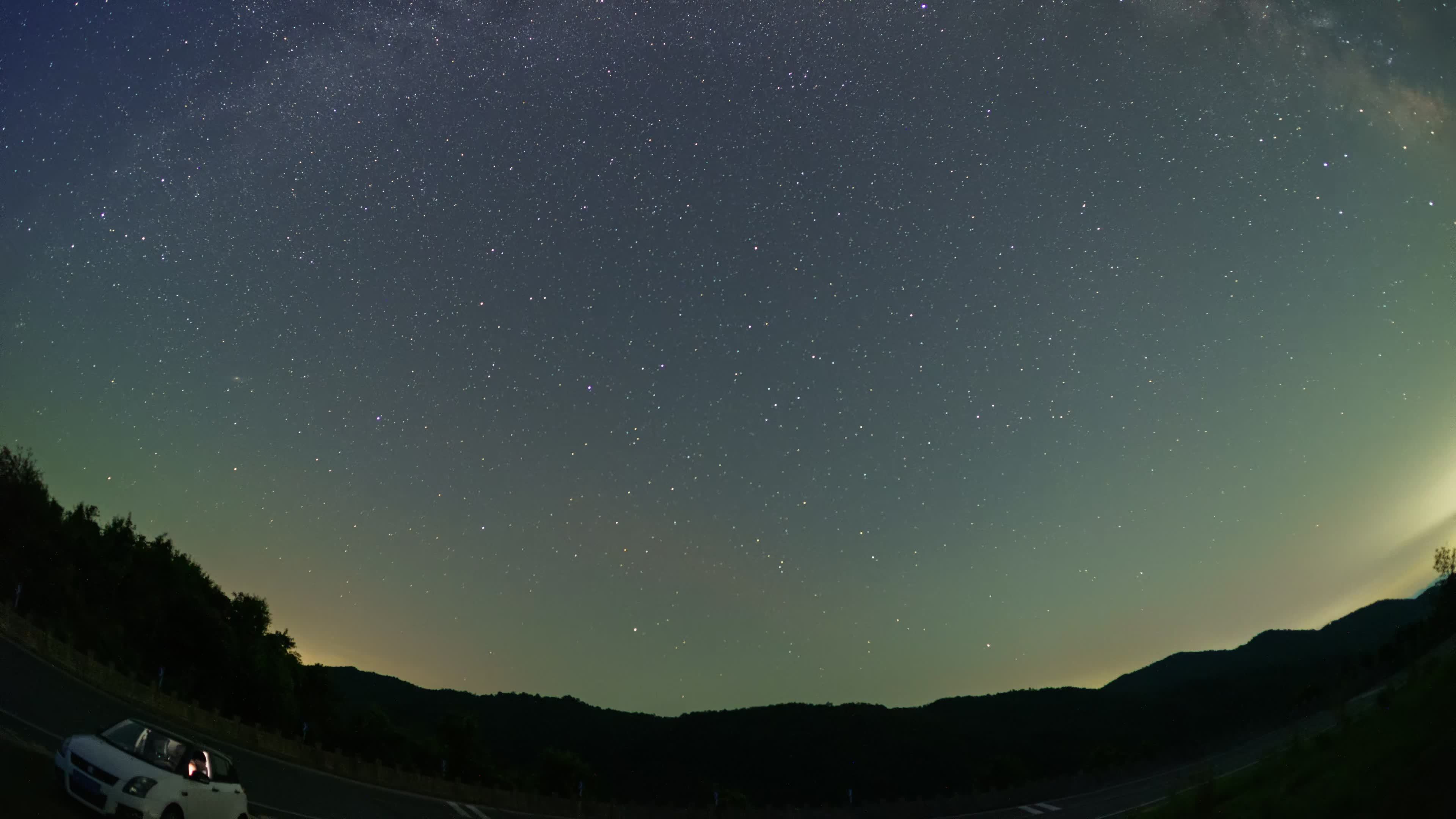 湖北天台山路边汽车星空延时视频素材画面2