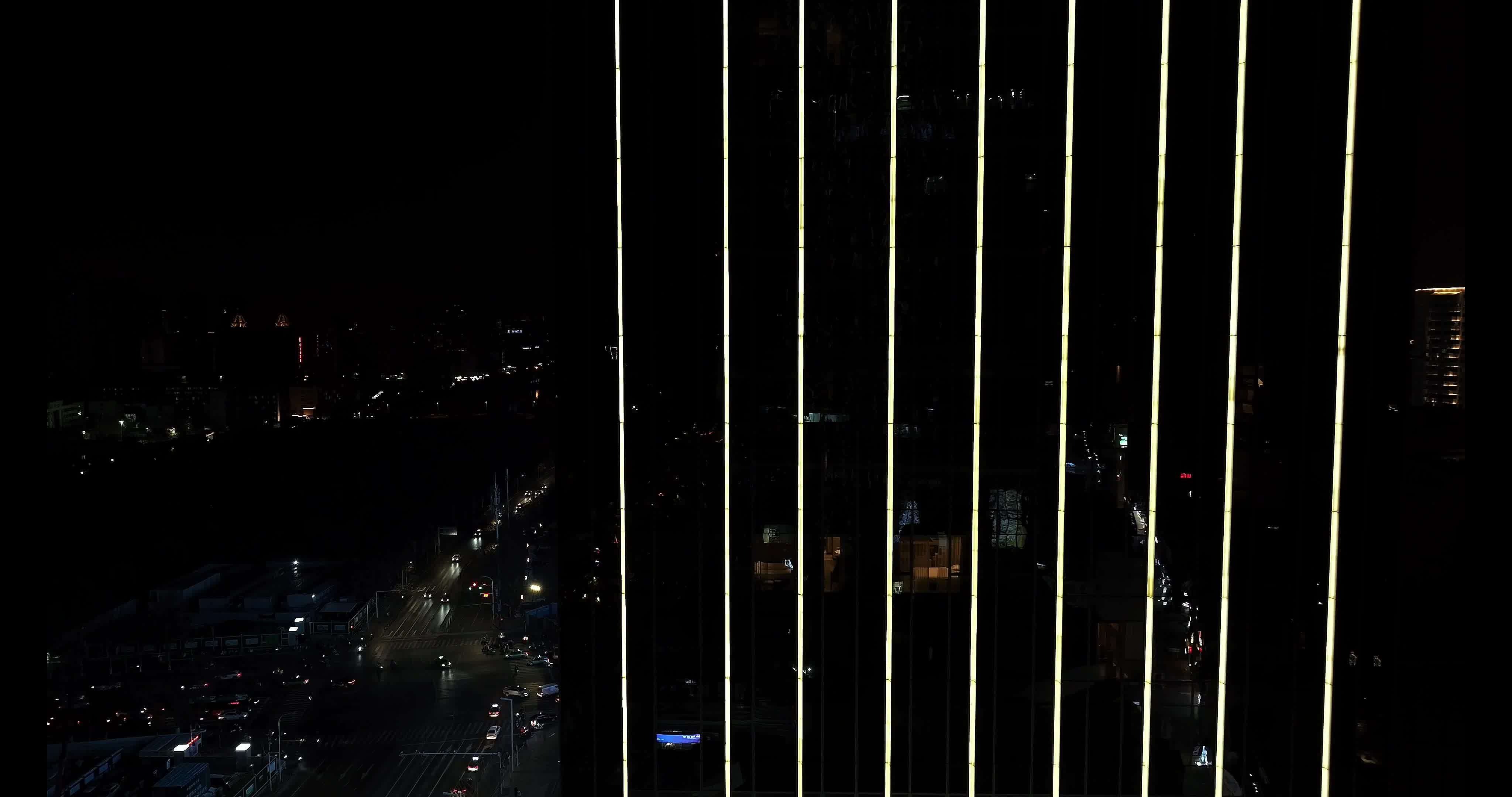 郑州花园路东风路正弘城夜景城市航拍视频素材画面1
