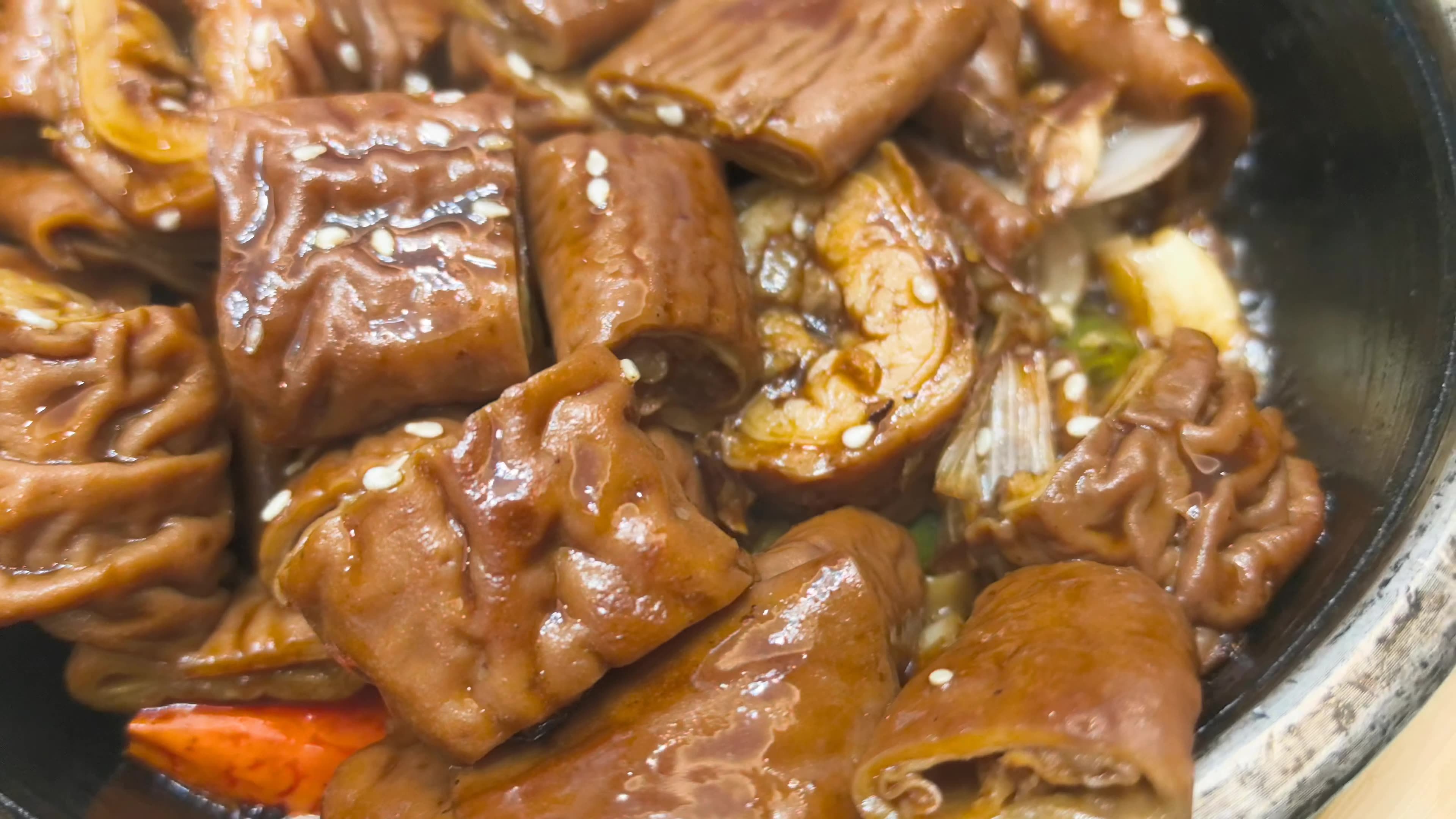 美味卤煮诱人食欲视频素材画面2