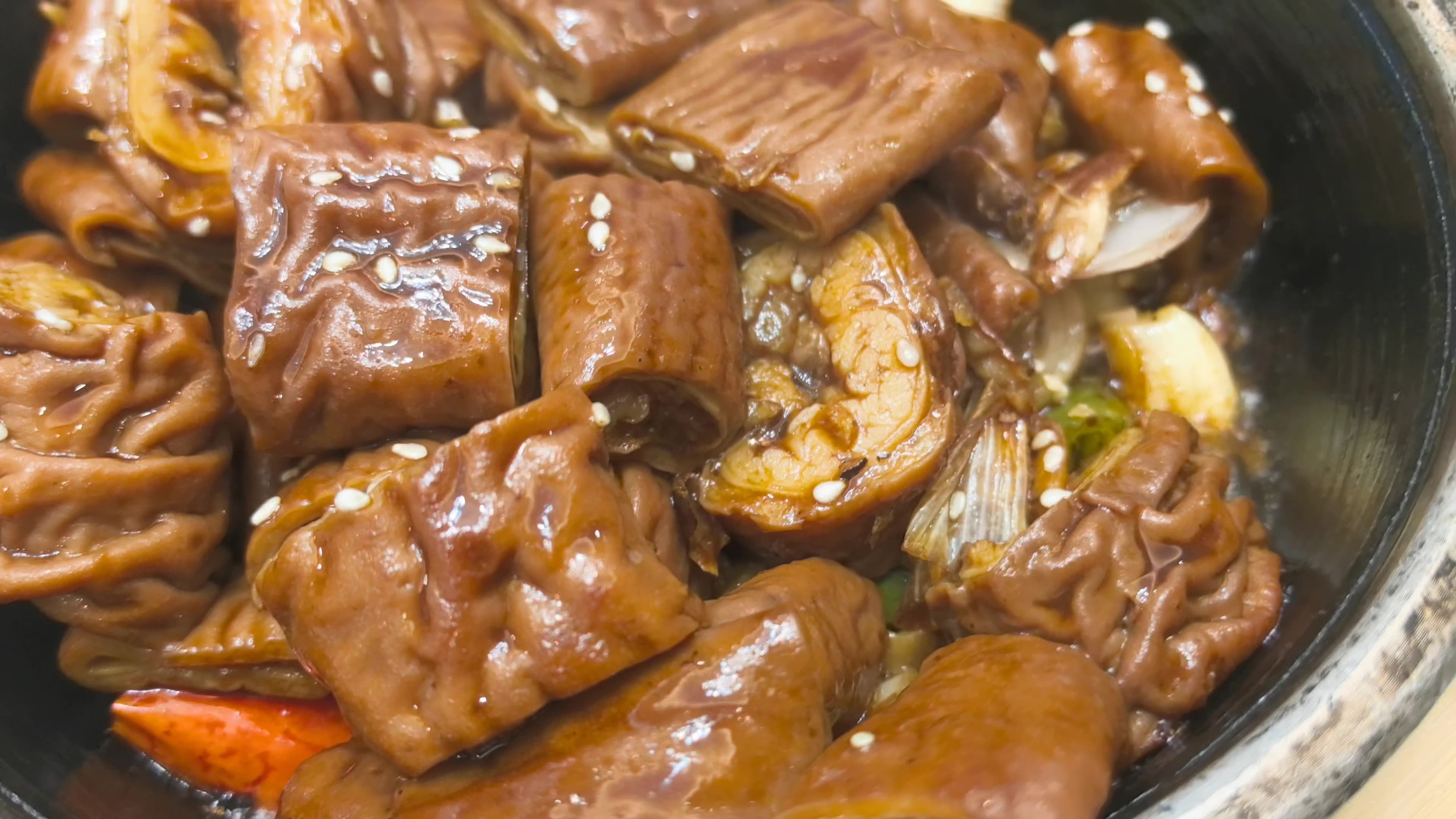美味卤煮诱人食欲视频素材画面3